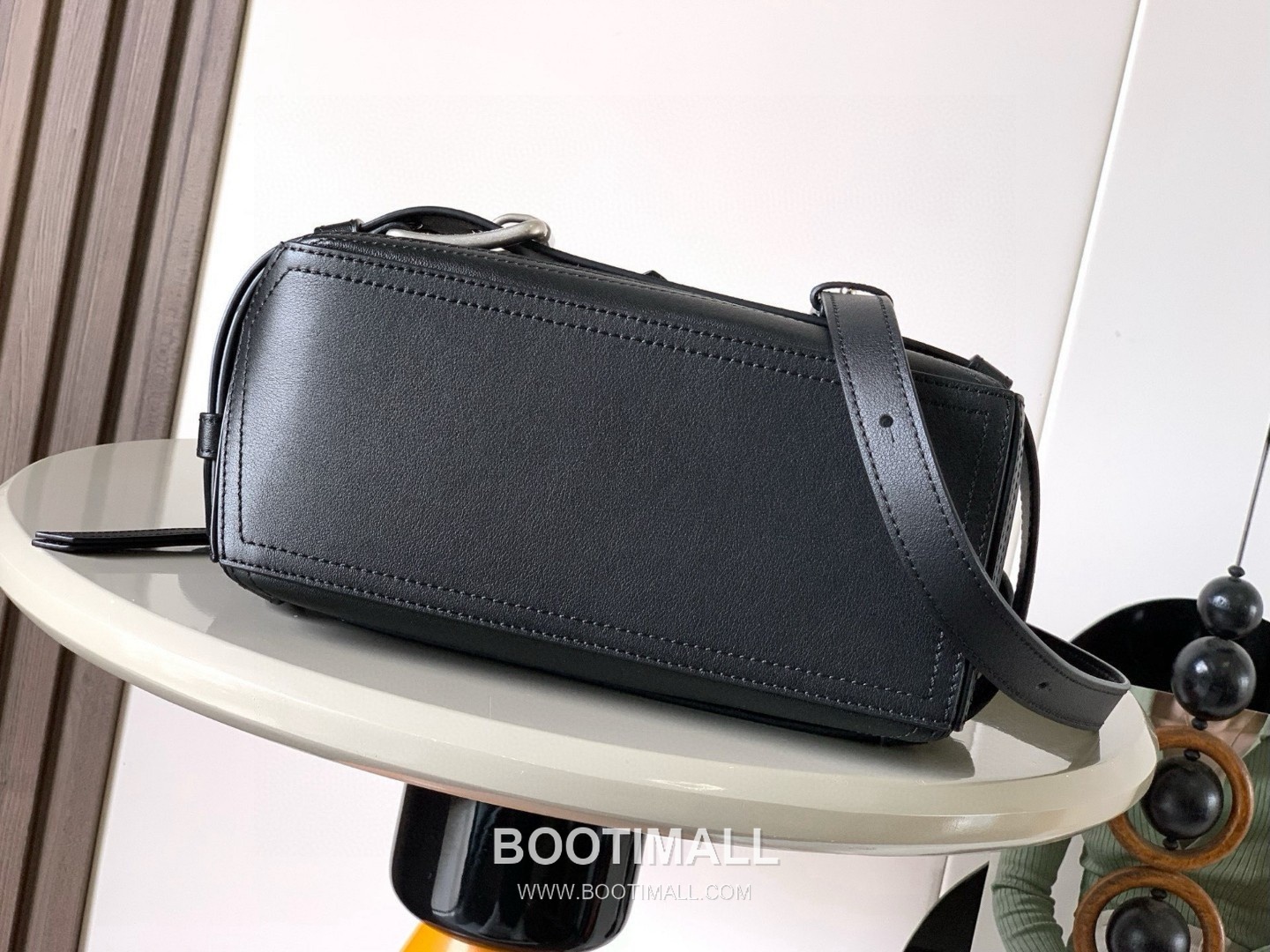 Loewe Puzzle Biker Small Glossy Calfskin Handbag 로에베 퍼즐 바이커 스몰 052517100 글로시 카프스킨 핸드백 24cm 9