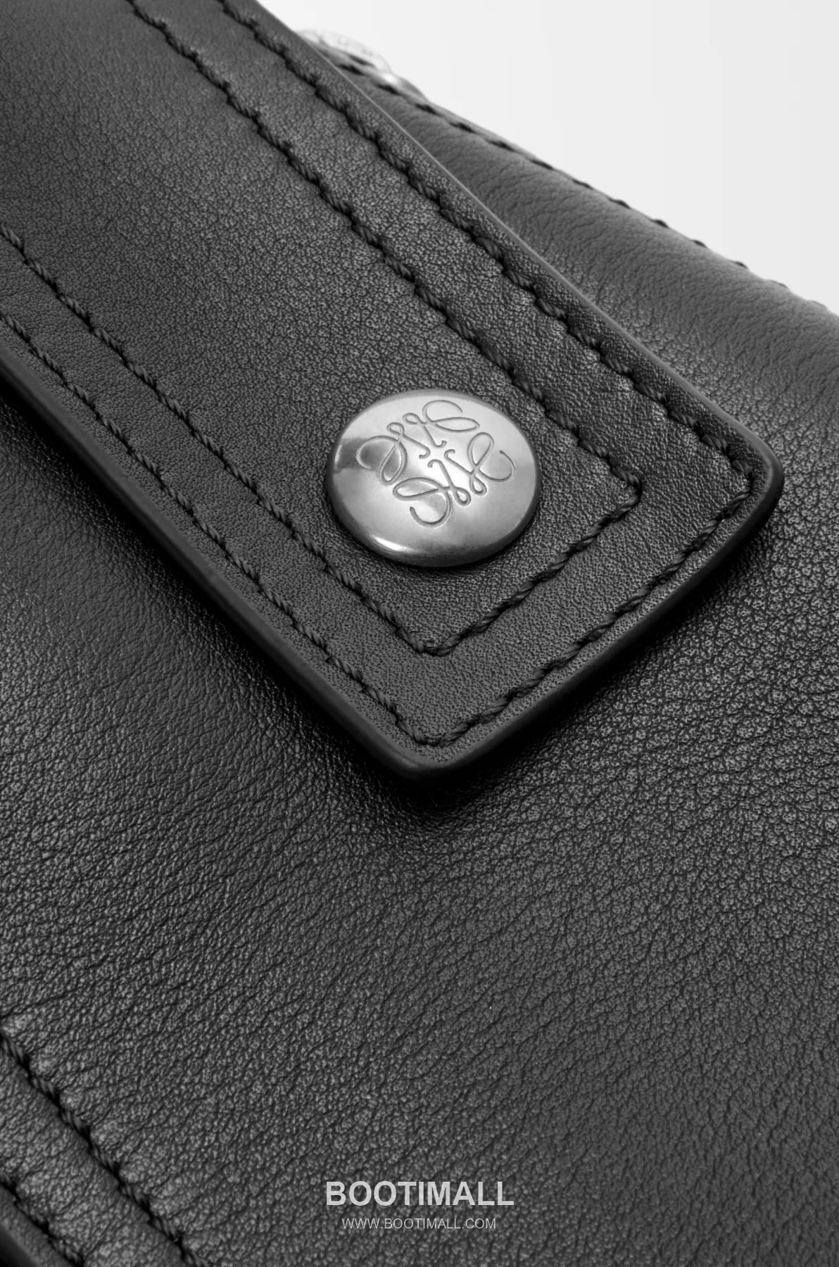 Loewe Puzzle Biker Small Glossy Calfskin Handbag 로에베 퍼즐 바이커 스몰 052517100 글로시 카프스킨 핸드백 24cm 21