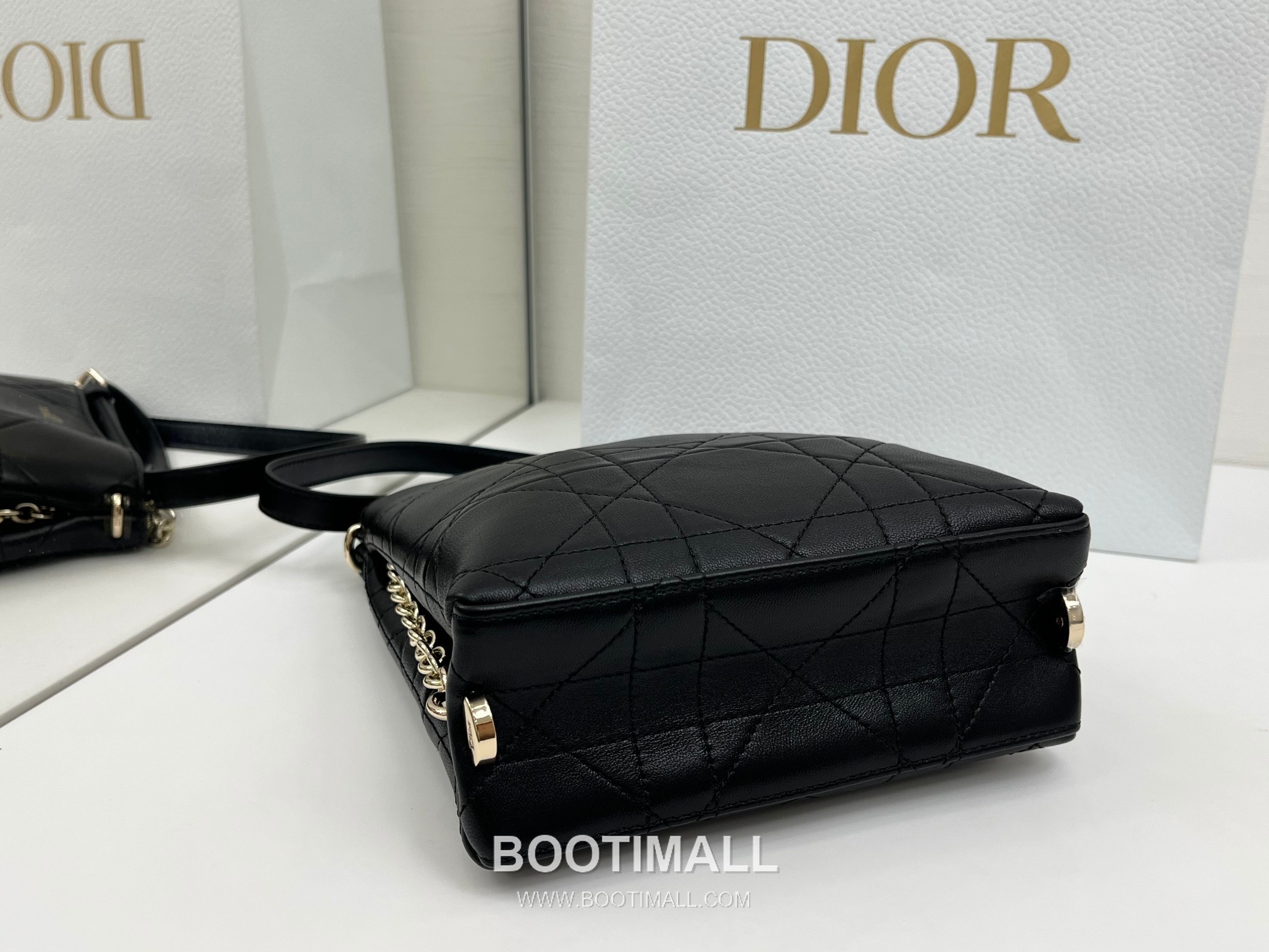 Dior Trianon Vertical Cannage Lambskin Chain Shoulder Bag 디올 트리아농 버티컬 까나쥬 램스킨 체인 숄더백 21cm 5