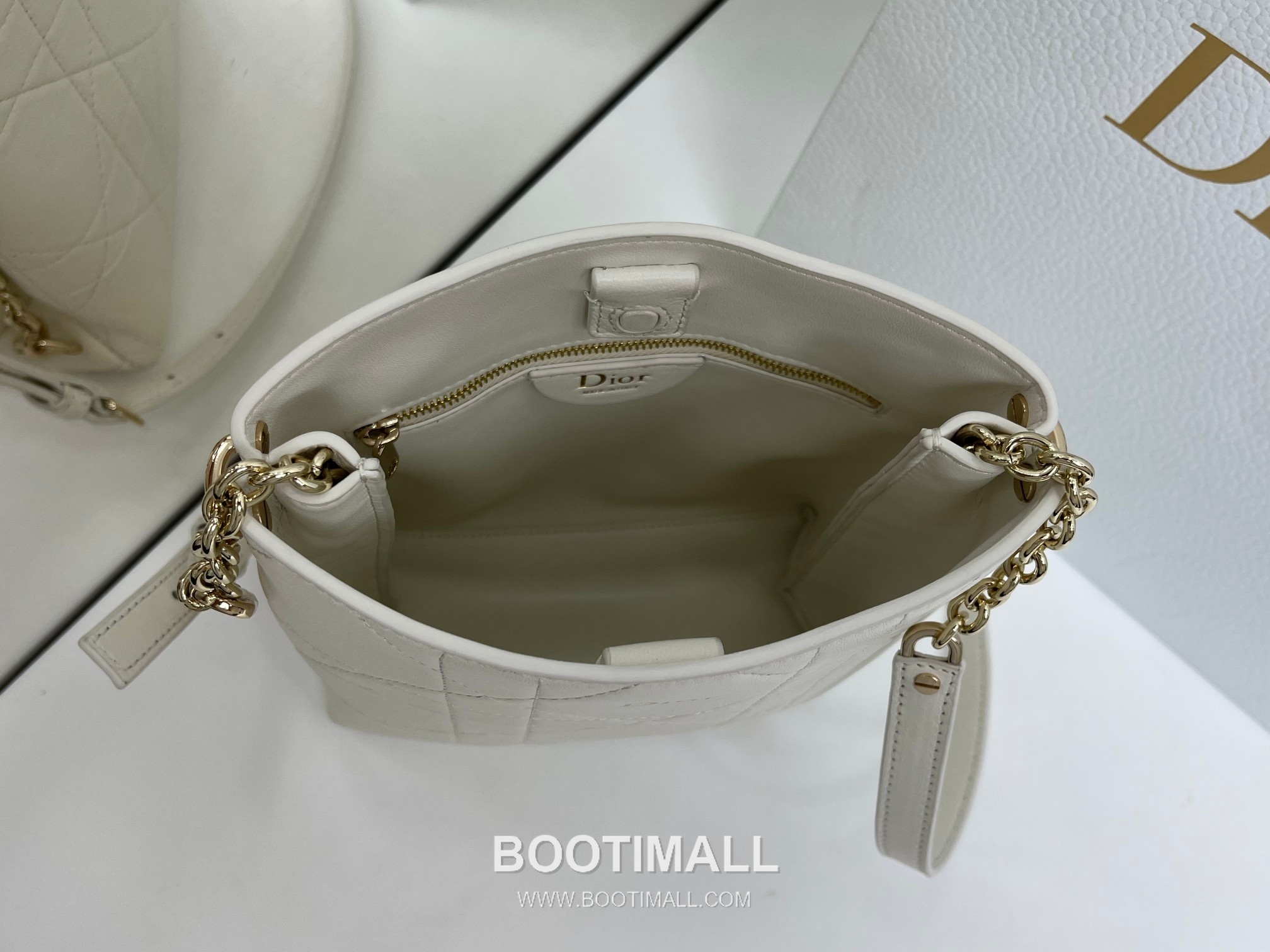 Dior Trianon Vertical Cannage Lambskin Chain Shoulder Bag 디올 트리아농 버티컬 까나쥬 램스킨 체인 숄더백 21cm 7