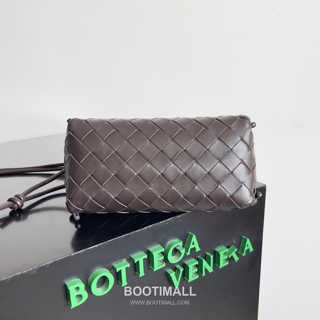 Bottega Veneta Concert Pouch Intrecciato Leather Mini Crossbody Bag 보테가베네타 콘서트 파우치 인트레치아토 가죽 미니 크로스백 18.5cm 3