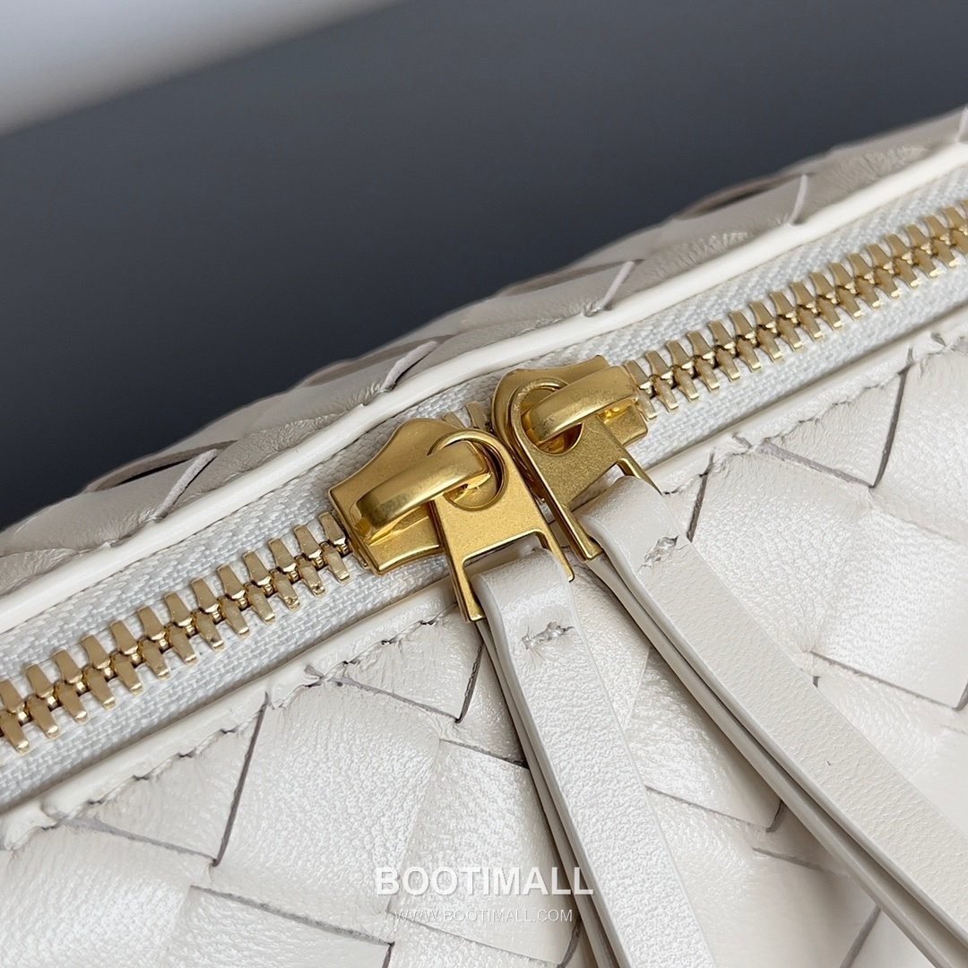 Bottega Veneta Concert Pouch Intrecciato Leather Mini Crossbody Bag 보테가베네타 콘서트 파우치 인트레치아토 가죽 미니 크로스백 18.5cm 7