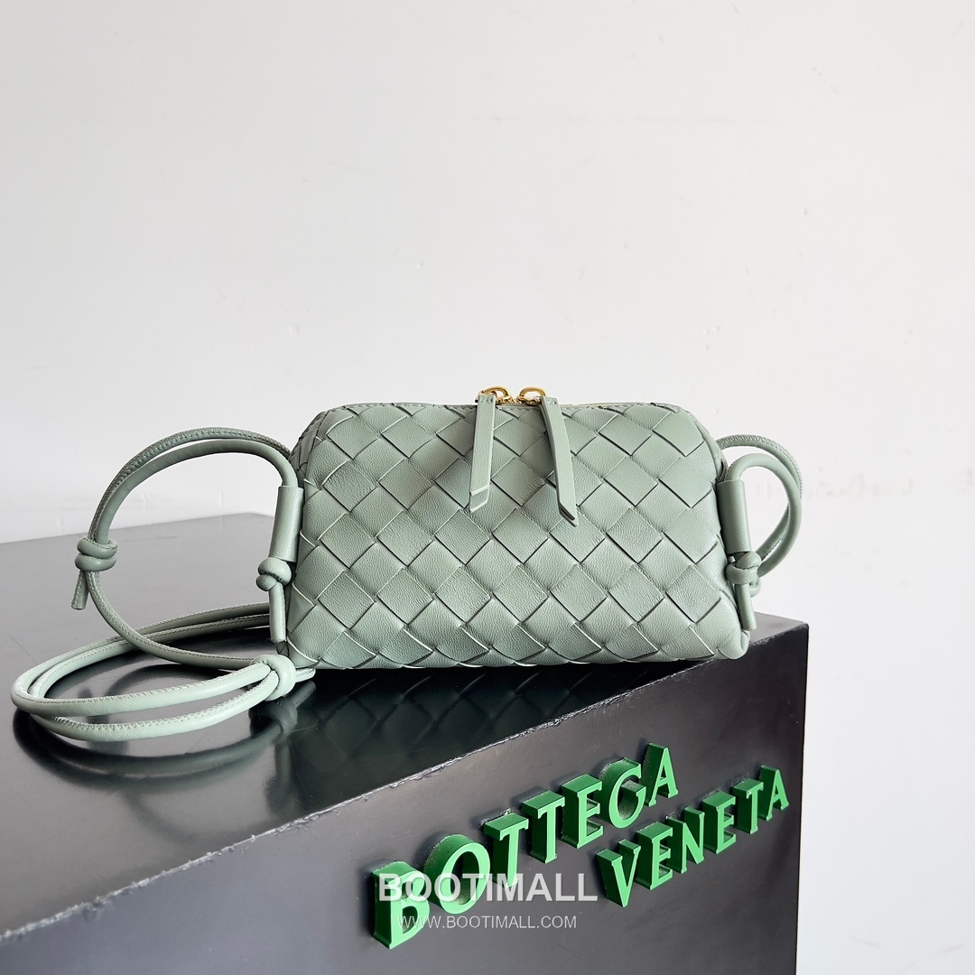 Bottega Veneta Concert Pouch Intrecciato Leather Mini Crossbody Bag 보테가베네타 콘서트 파우치 인트레치아토 가죽 미니 크로스백 18.5cm 1
