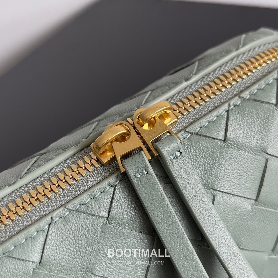 Bottega Veneta Concert Pouch Intrecciato Leather Mini Crossbody Bag 보테가베네타 콘서트 파우치 인트레치아토 가죽 미니 크로스백 18.5cm 6