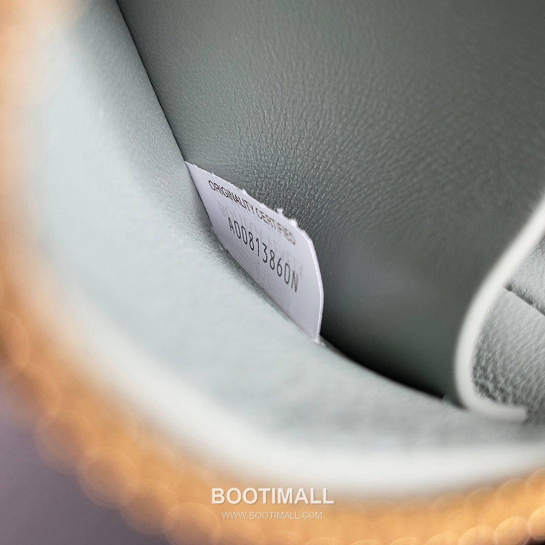 Bottega Veneta Concert Pouch Intrecciato Leather Mini Crossbody Bag 보테가베네타 콘서트 파우치 인트레치아토 가죽 미니 크로스백 18.5cm 8