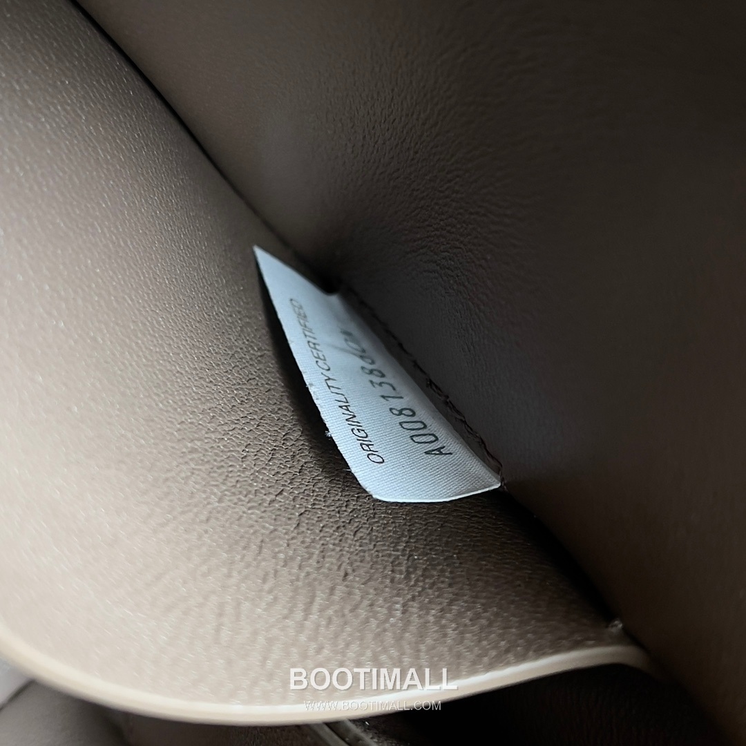 Bottega Veneta Concert Pouch Intrecciato Leather Mini Crossbody Bag 보테가베네타 콘서트 파우치 인트레치아토 가죽 미니 크로스백 18.5cm 8