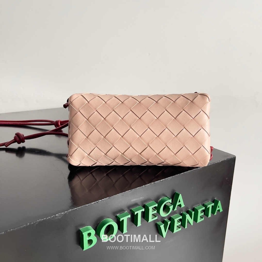 Bottega Veneta Concert Pouch Mini Intrecciato Leather Crossbody Bag 보테가 베네타 콘서트 파우치 미니 794258 인트레치아토 레더 크로스백 18.5cm 4
