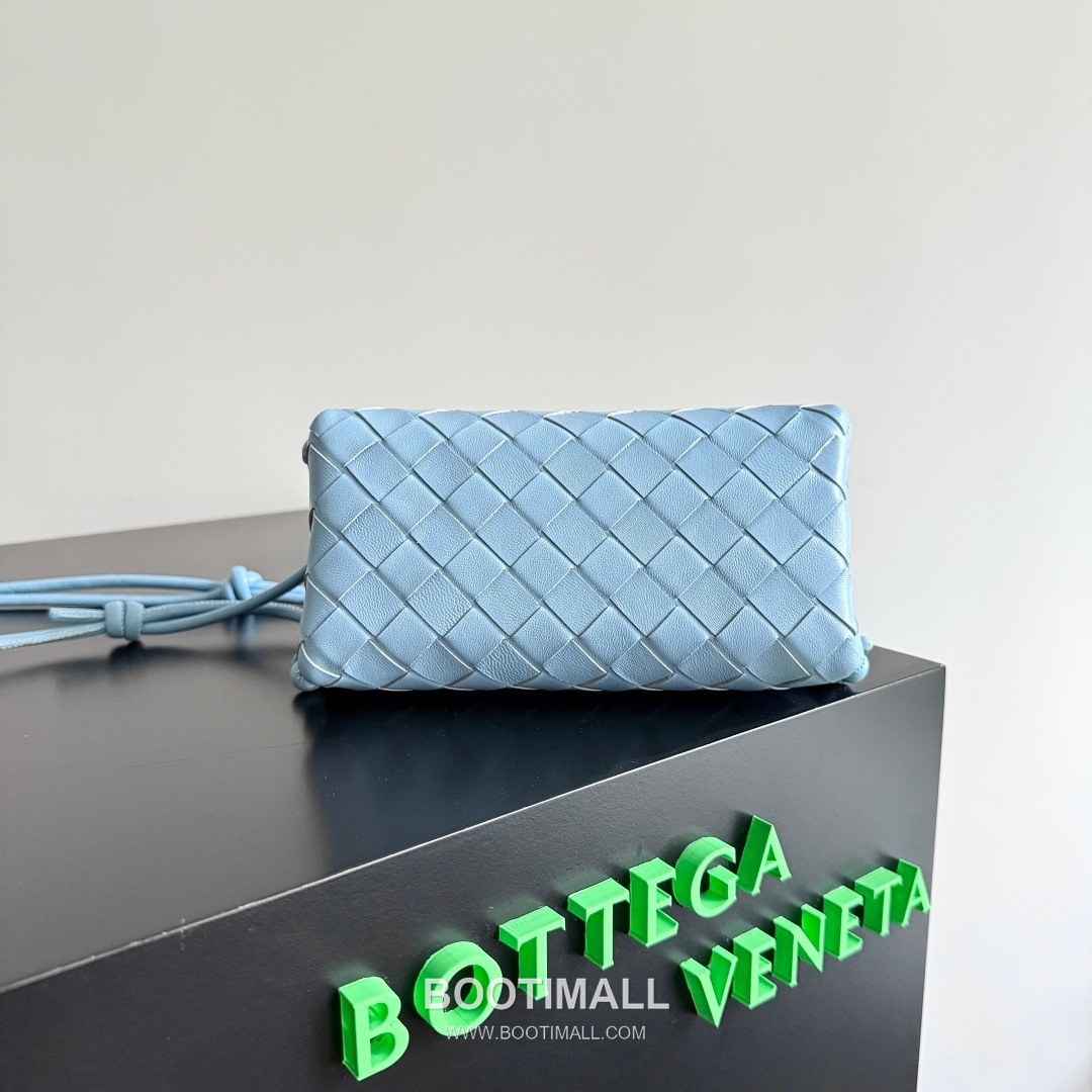 Bottega Veneta Concert Pouch Intrecciato Leather Mini Crossbody Bag 보테가베네타 콘서트 파우치 인트레치아토 가죽 미니 크로스백 18.5cm 3