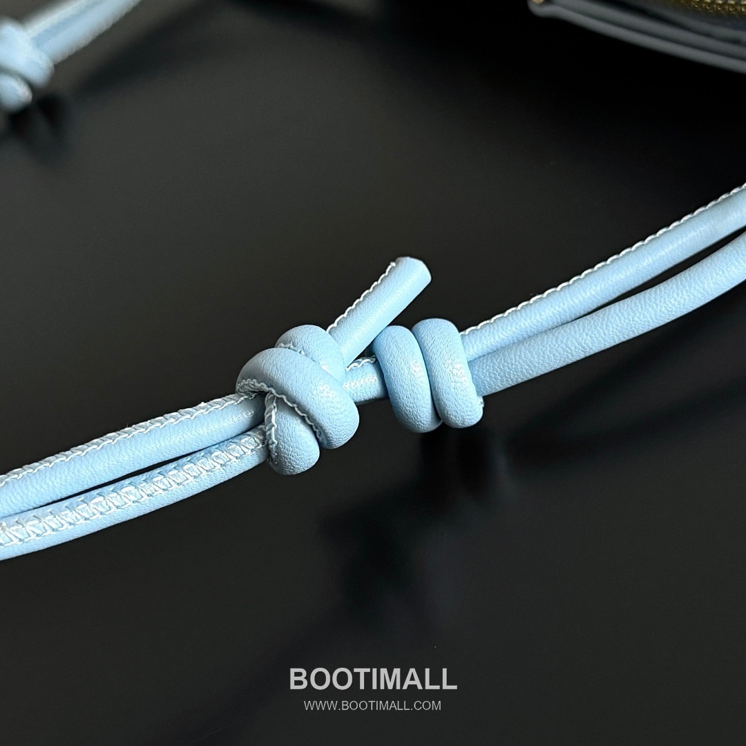 Bottega Veneta Concert Pouch Intrecciato Leather Mini Crossbody Bag 보테가베네타 콘서트 파우치 인트레치아토 가죽 미니 크로스백 18.5cm 5