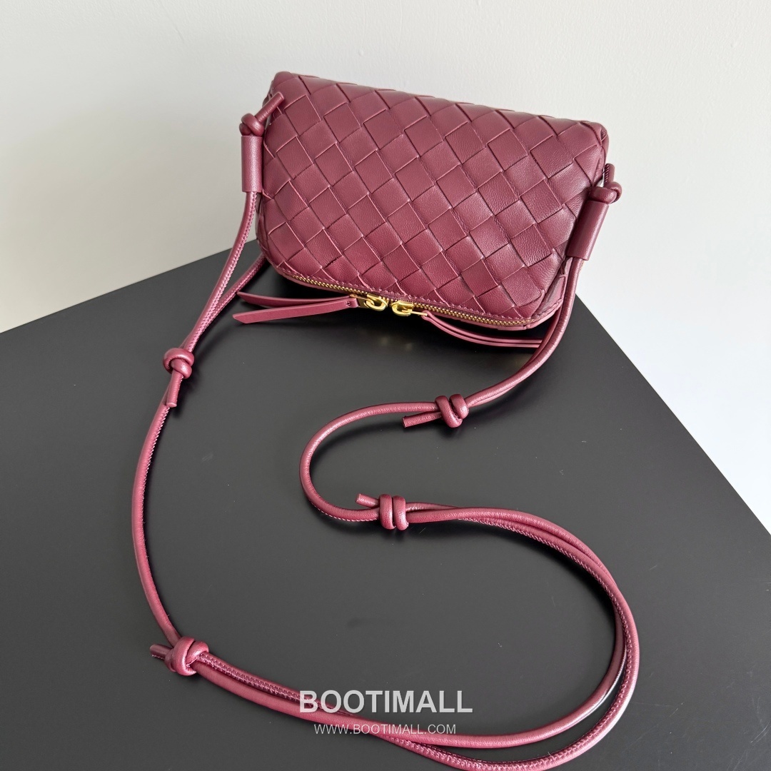 Bottega Veneta Concert Pouch Intrecciato Leather Mini Crossbody Bag 보테가베네타 콘서트 파우치 인트레치아토 가죽 미니 크로스백 18.5cm 6