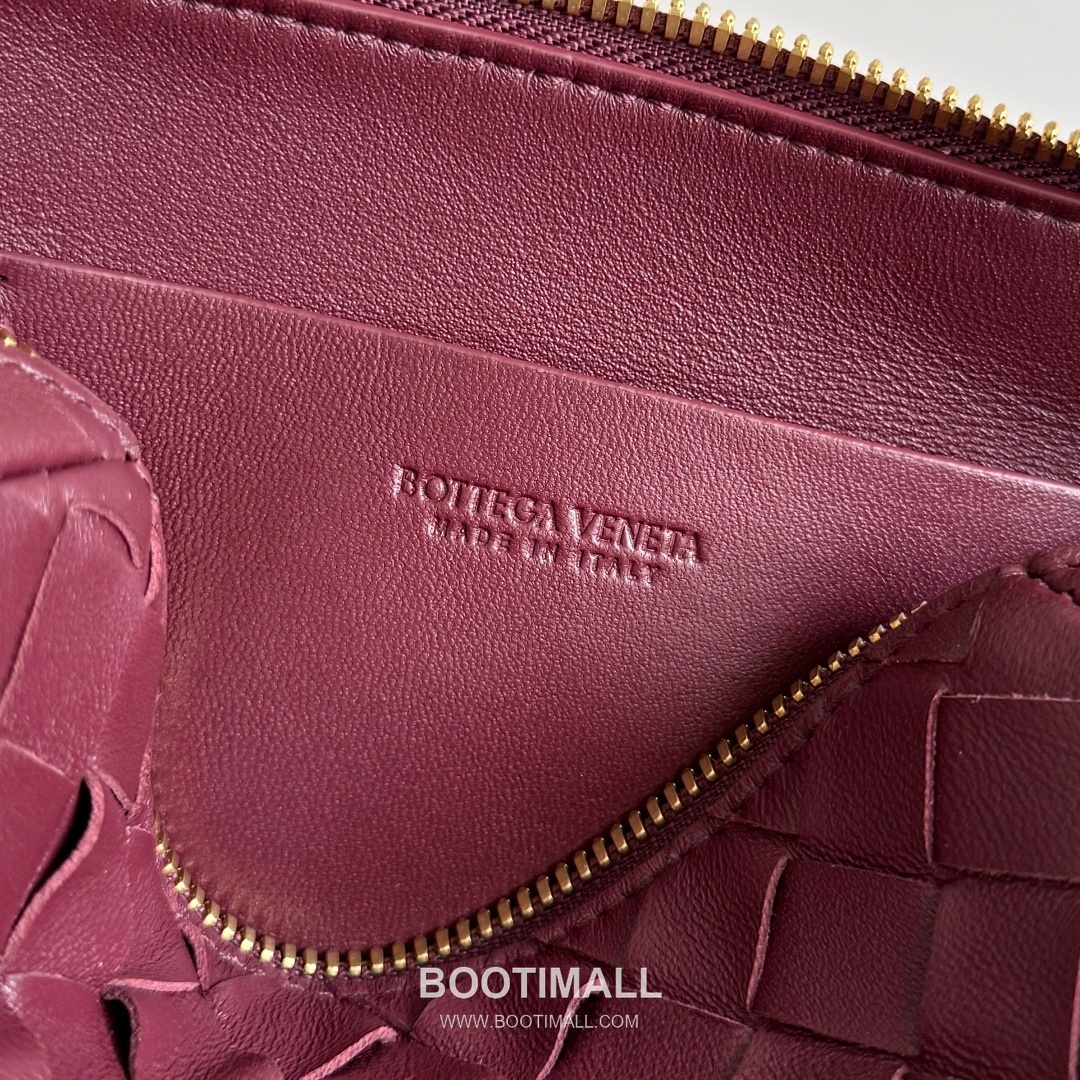 Bottega Veneta Concert Pouch Intrecciato Leather Mini Crossbody Bag 보테가베네타 콘서트 파우치 인트레치아토 가죽 미니 크로스백 18.5cm 7