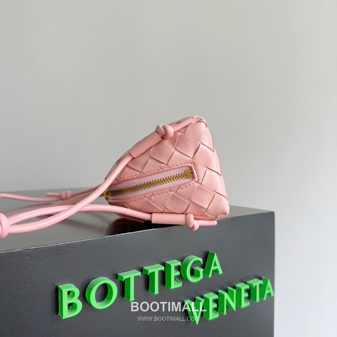 Bottega Veneta Concert Pouch Intrecciato Leather Mini Crossbody Bag 보테가베네타 콘서트 파우치 인트레치아토 가죽 미니 크로스백 18.5cm 2
