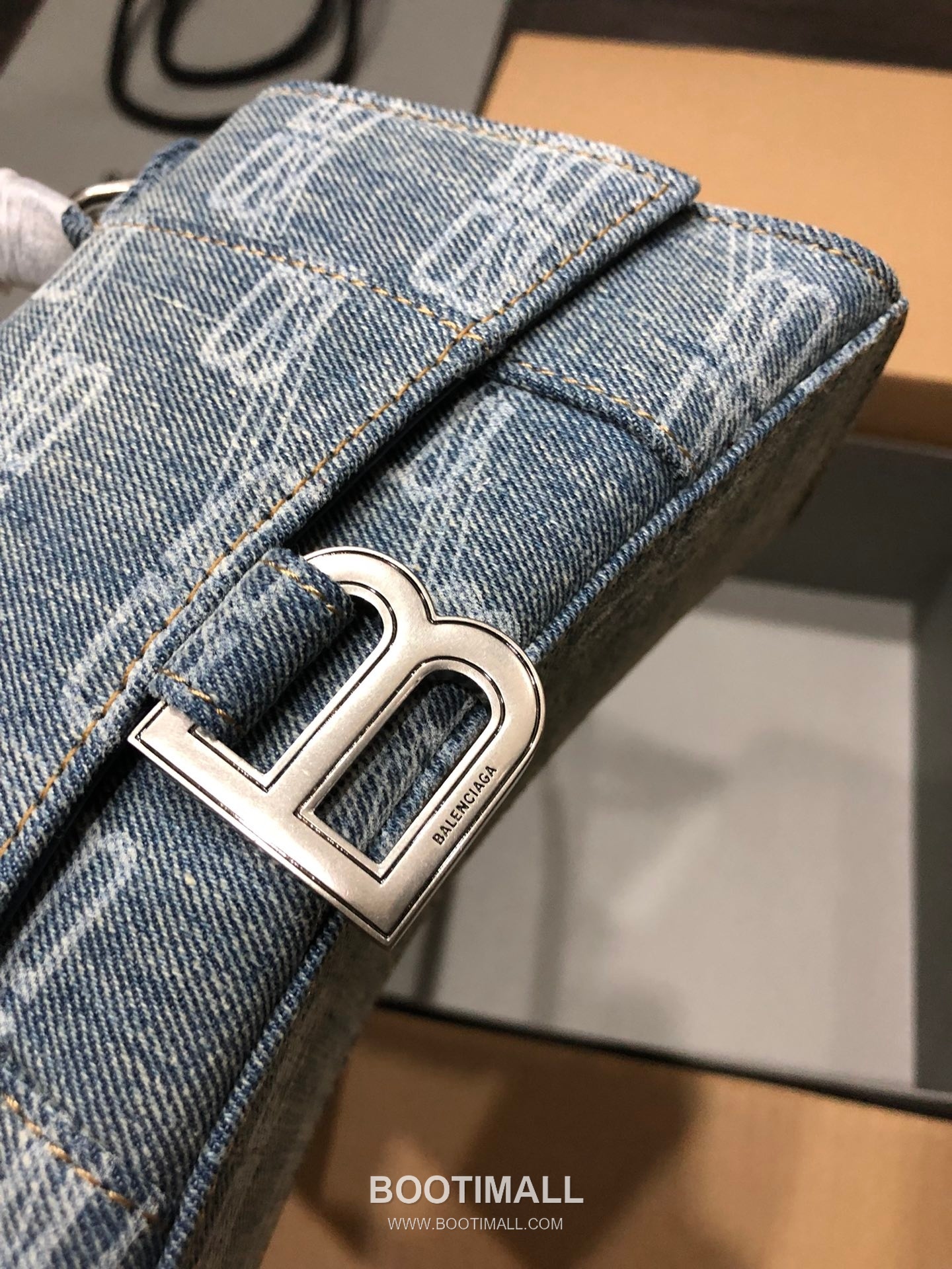 Balenciaga Hourglass Denim Print Leather Top Handle Bag 발렌시아가 아워글래스 데님 프린트 가죽 탑핸들 백 24cm 10