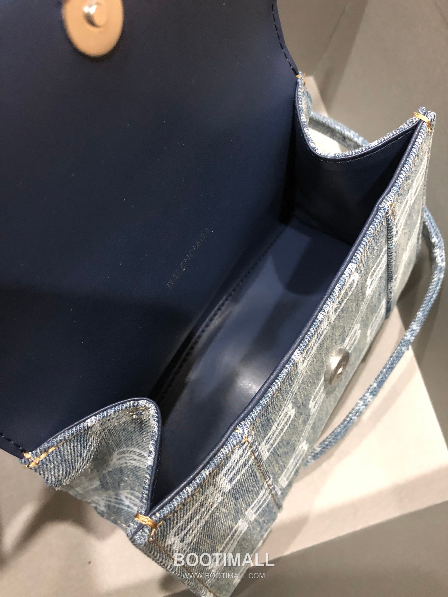 Balenciaga Hourglass Denim Print Leather Top Handle Bag 발렌시아가 아워글래스 데님 프린트 가죽 탑핸들 백 24cm 16