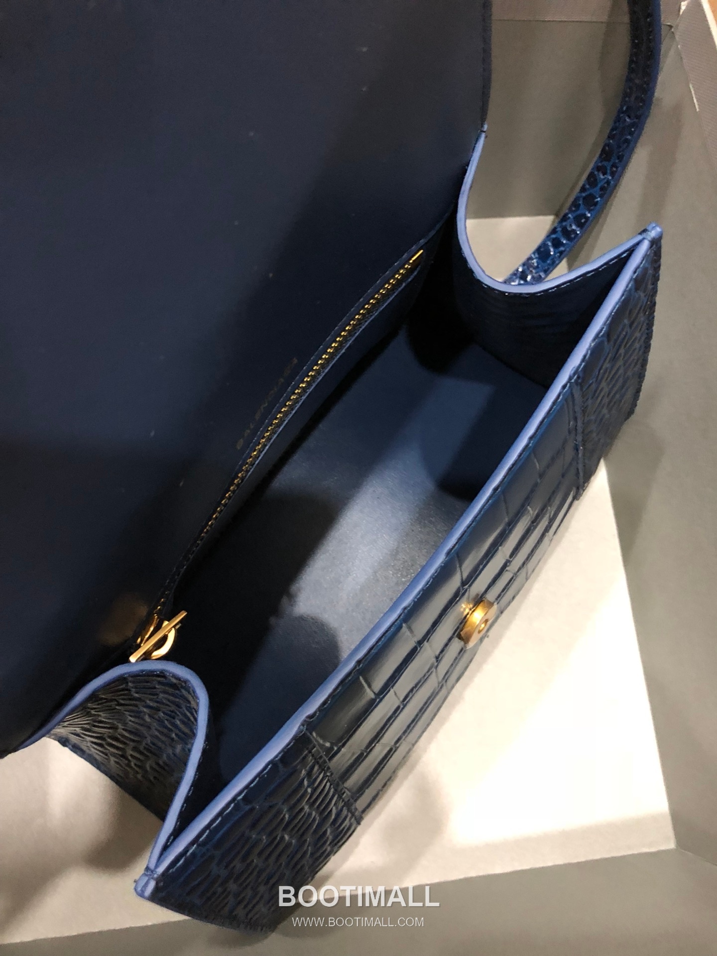 Balenciaga Hourglass Crocodile Embossed Leather Top Handle Bag 발렌시아가 아워글래스 크로커다일 엠보싱 가죽 탑핸들 백 24cm 8