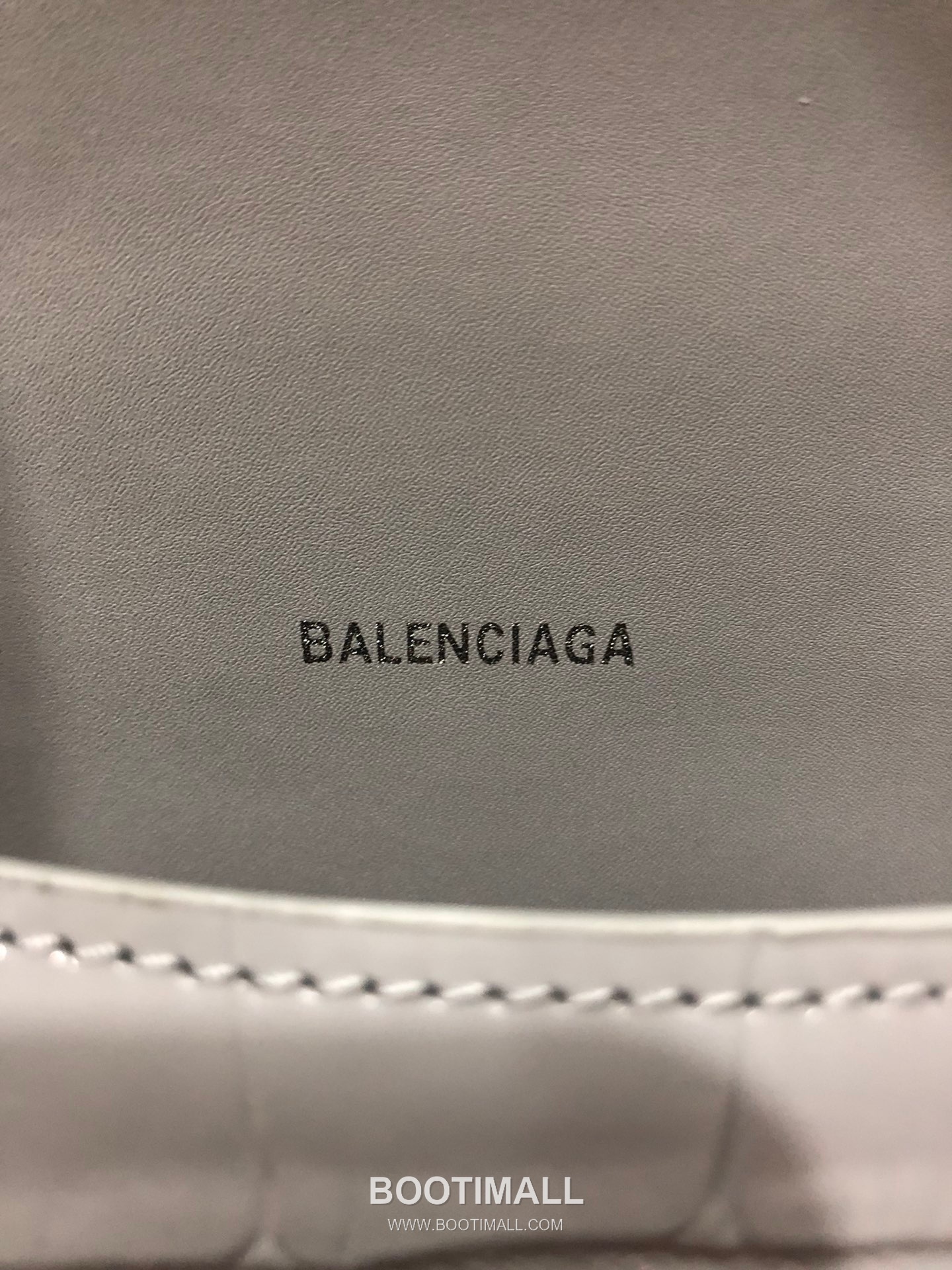 Balenciaga Hourglass Crocodile Embossed Leather Top Handle Bag 발렌시아가 아워글래스 크로커다일 엠보싱 가죽 탑핸들 백 24cm 9