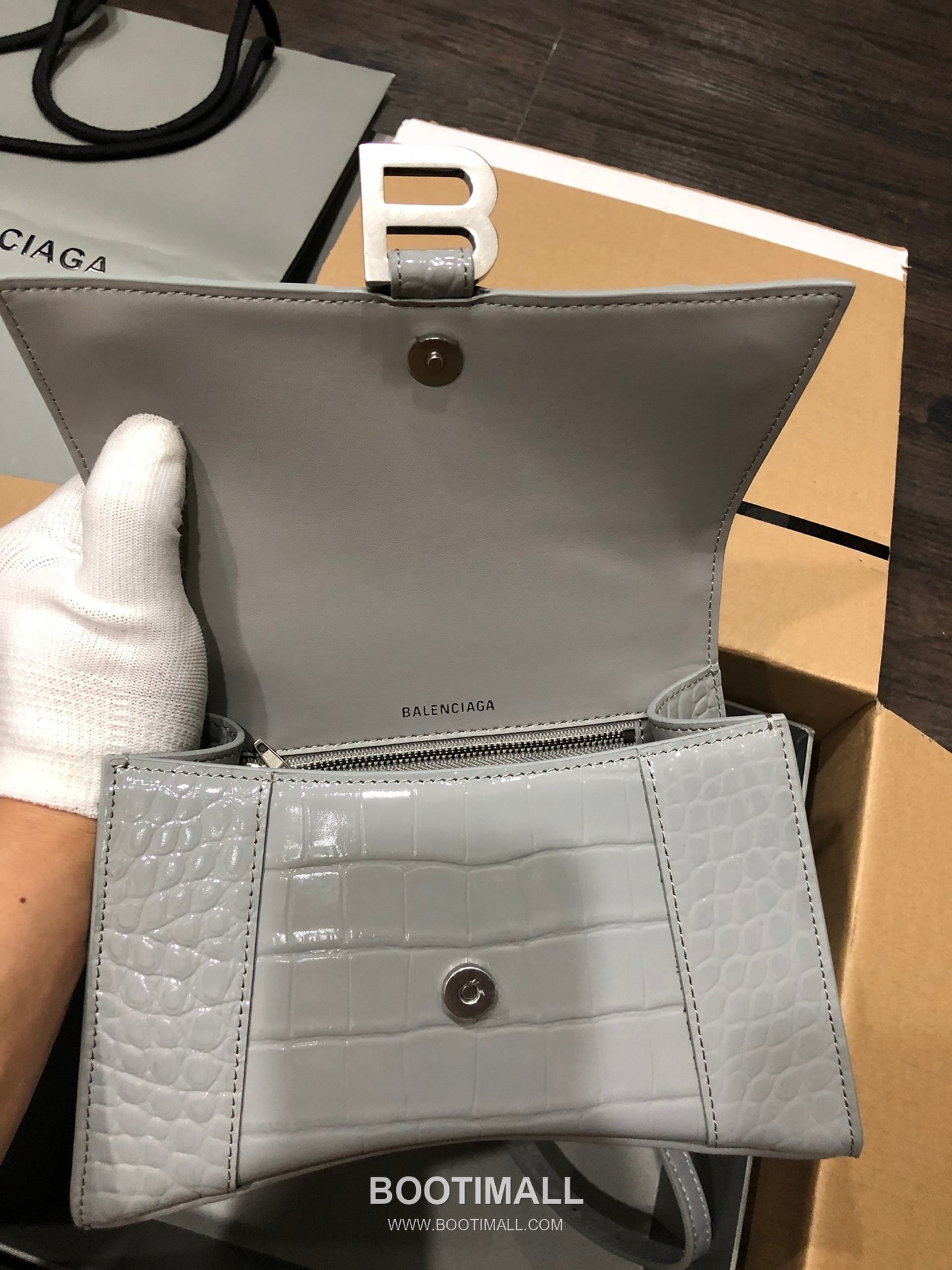 Balenciaga Hourglass Crocodile Embossed Leather Top Handle Bag 발렌시아가 아워글래스 크로커다일 엠보싱 가죽 탑핸들 백 24cm 7