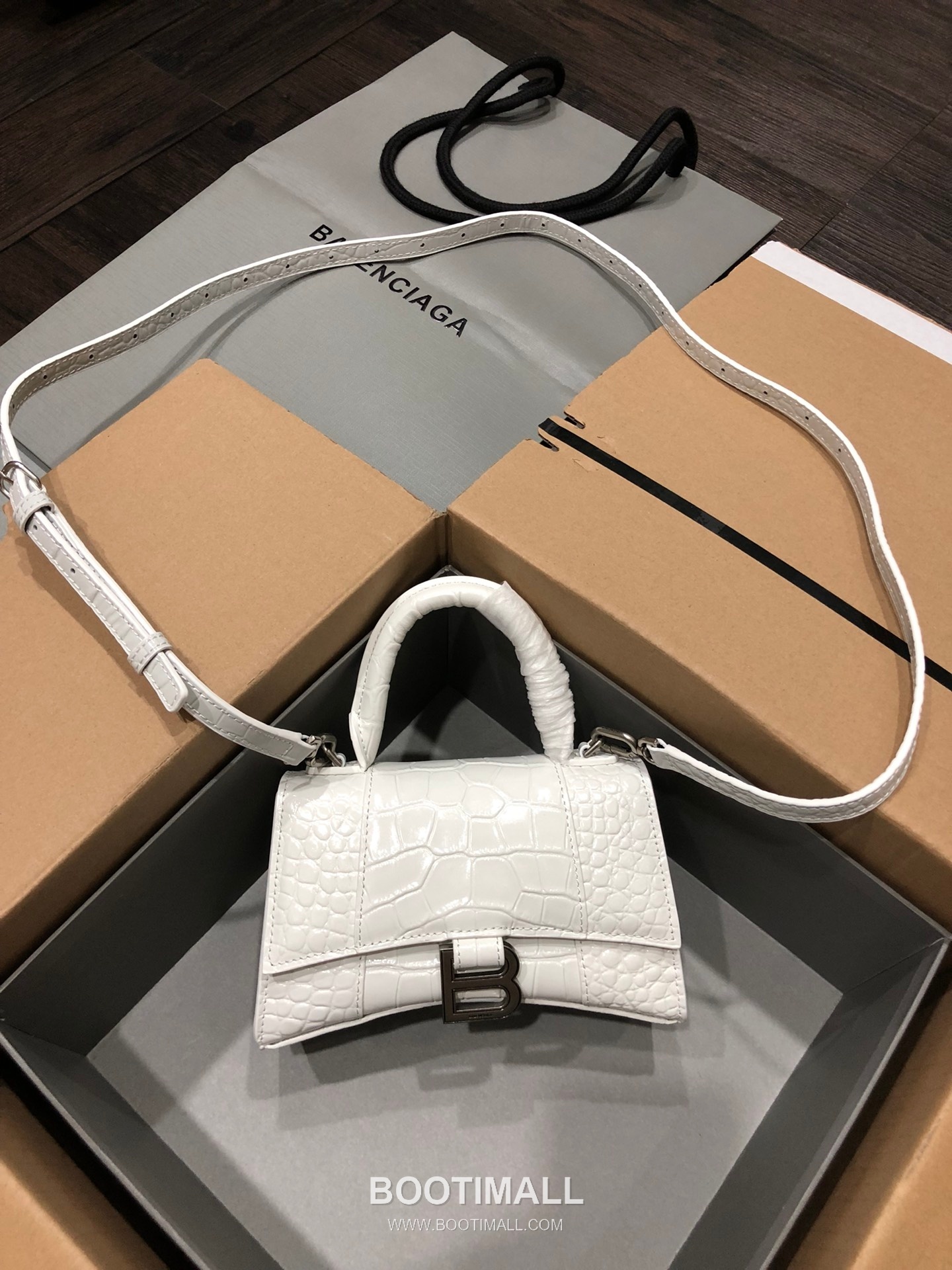 Balenciaga Hourglass Crocodile Embossed Leather Top Handle Bag 발렌시아가 아워글래스 크로커다일 엠보싱 가죽 탑핸들 백 24cm 1