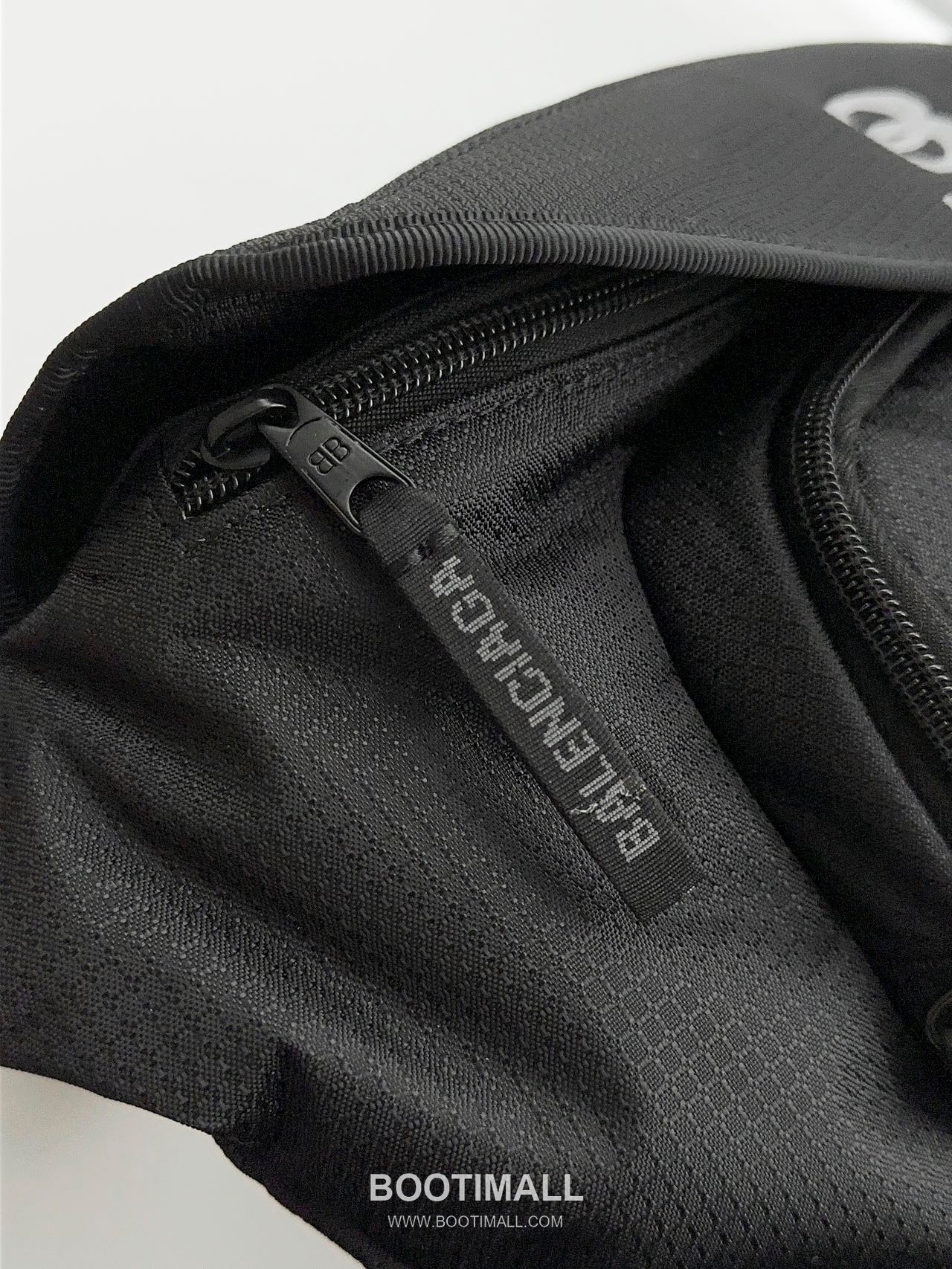 Balenciaga Check Nylon Flap Belt Bag 발렌시아가 체크 나일론 플랩 벨트백 45cm 9
