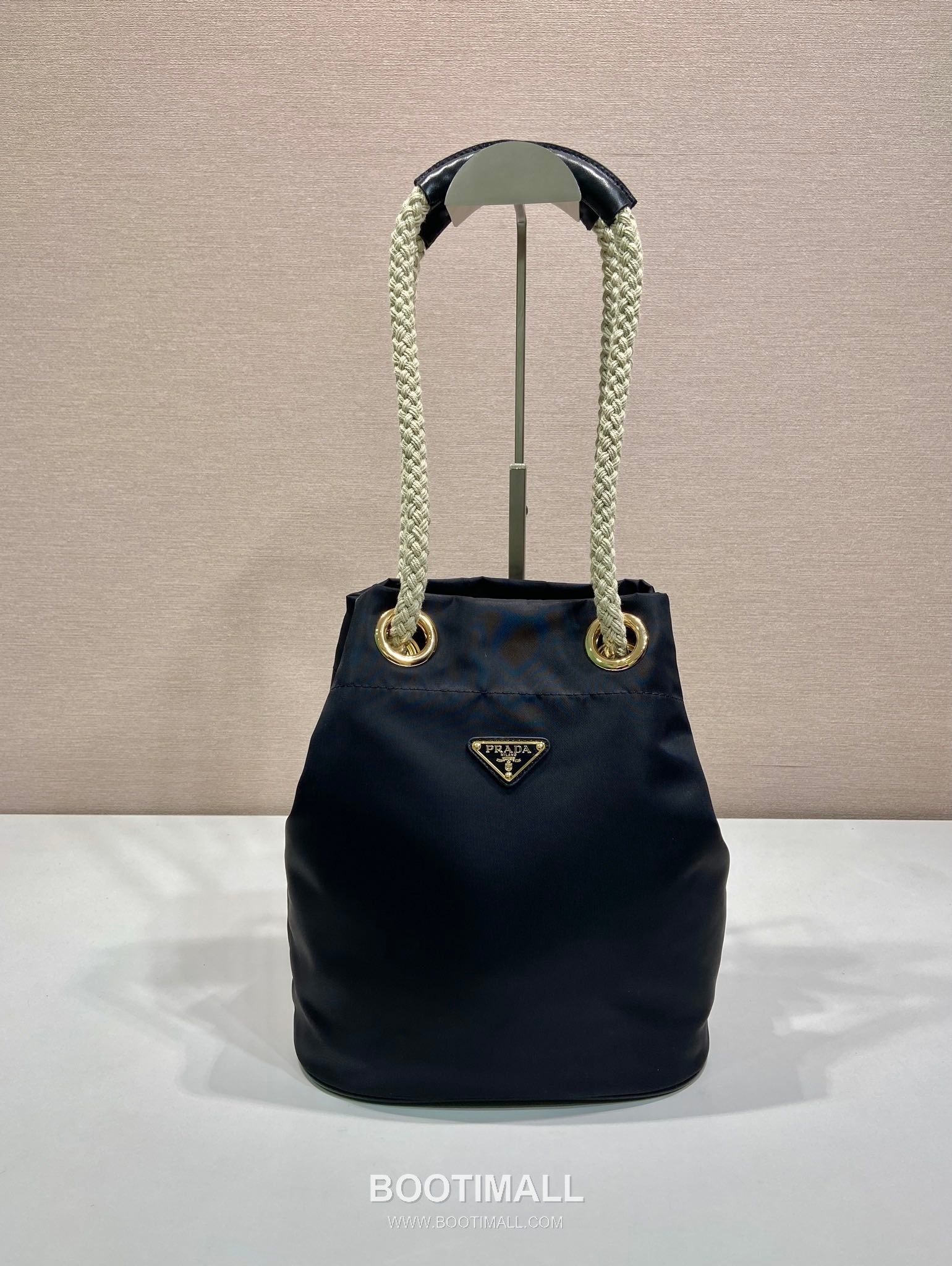Prada Re-Nylon Bucket Bag 1BE082 프라다 리나일론 카프스킨 트리밍 버킷백 28cm 1