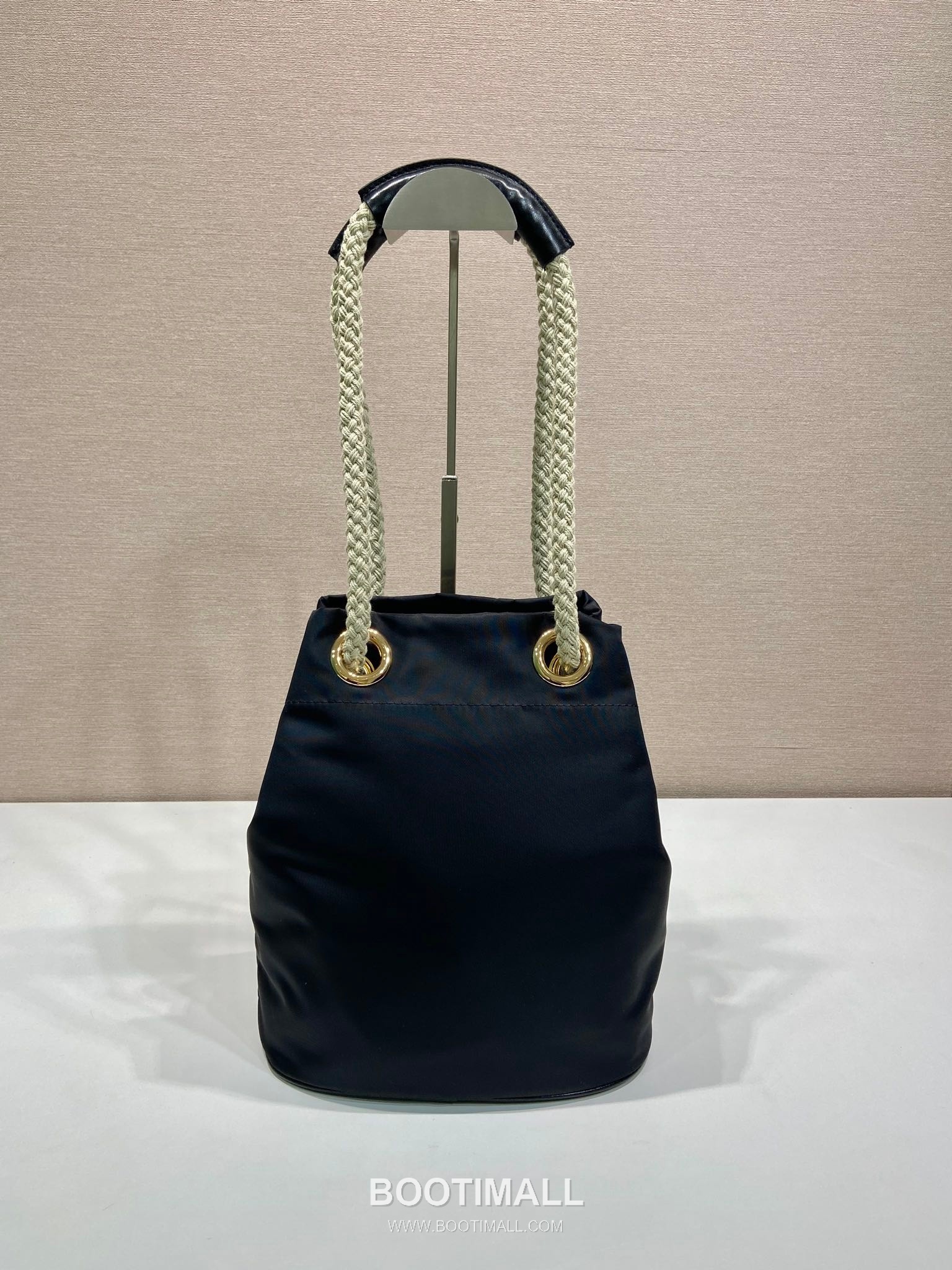 Prada Re-Nylon Bucket Bag 1BE082 프라다 리나일론 카프스킨 트리밍 버킷백 28cm 4