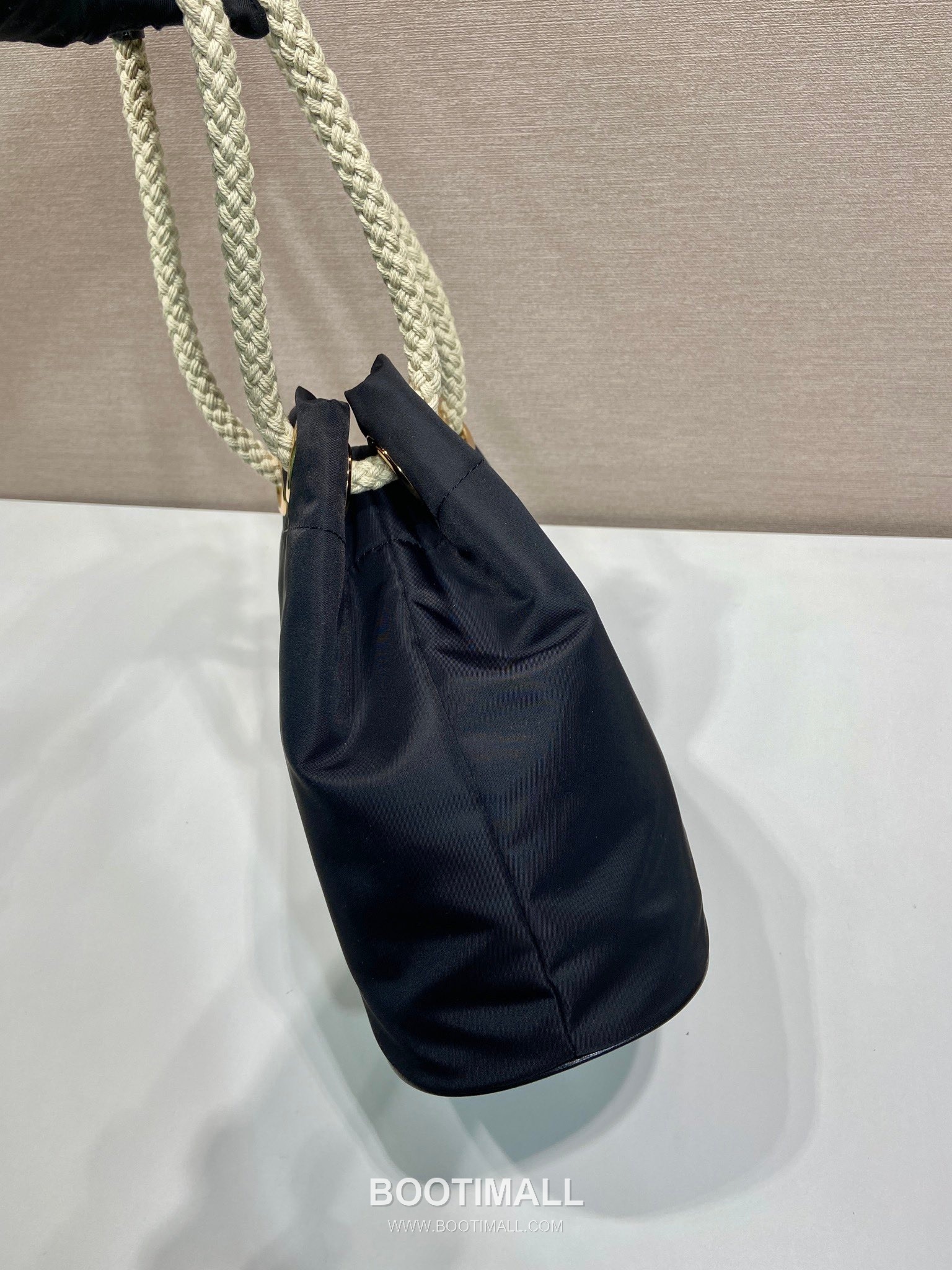 Prada Re-Nylon Bucket Bag 1BE082 프라다 리나일론 카프스킨 트리밍 버킷백 28cm 5