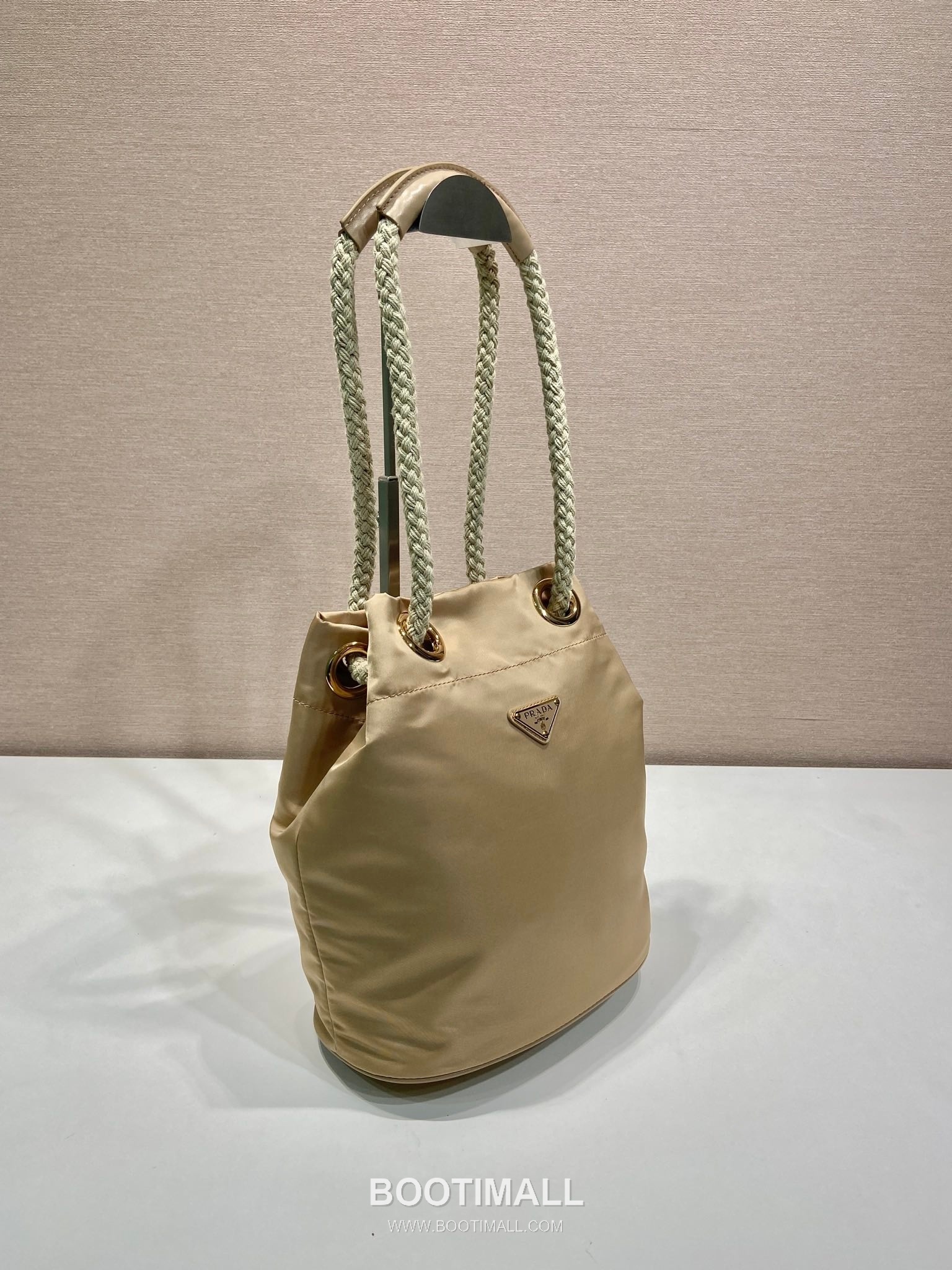 Prada Re-Nylon Bucket Bag 1BE082 프라다 리나일론 카프스킨 트리밍 버킷백 28cm 2