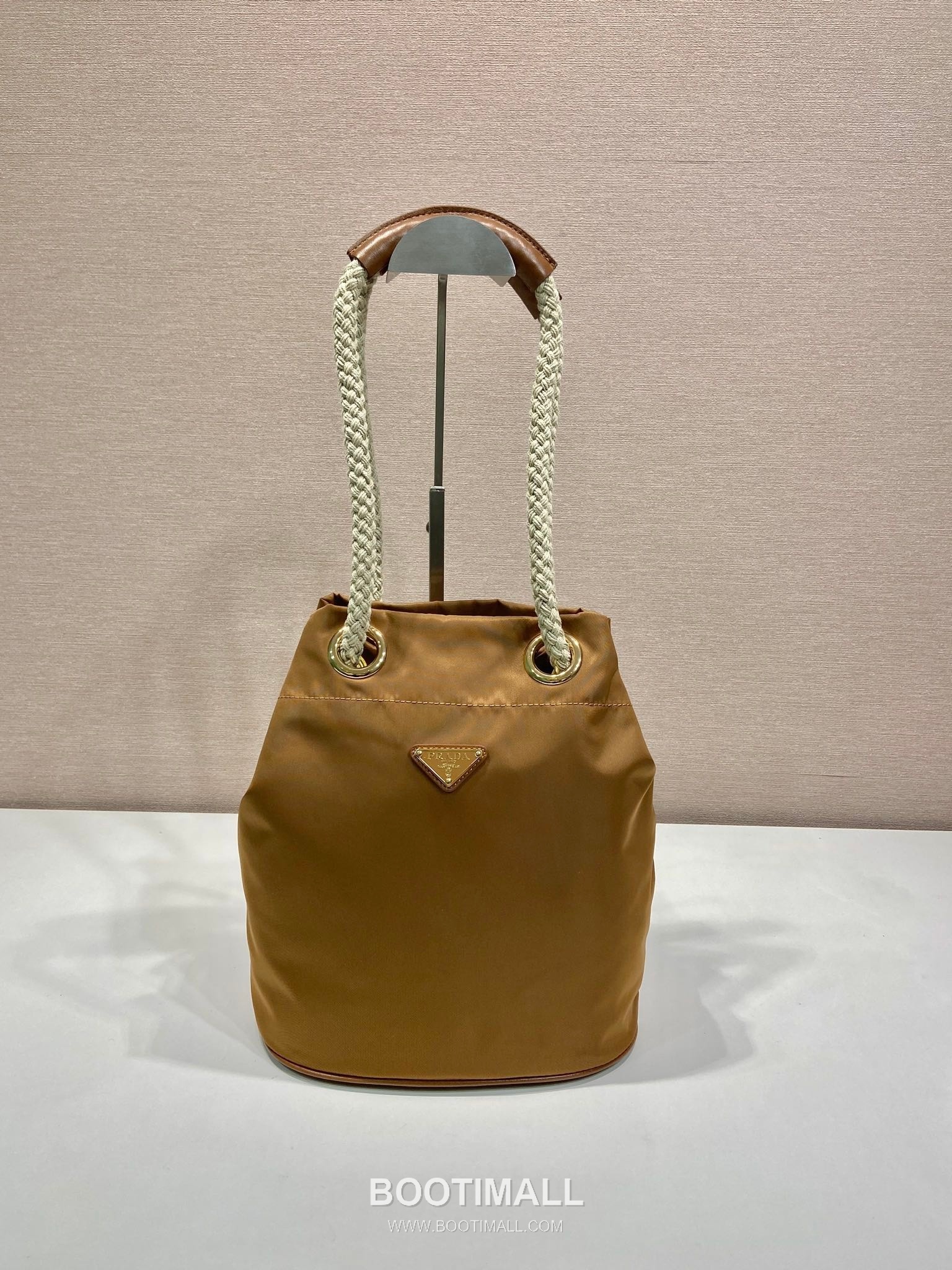 Prada Re-Nylon Bucket Bag 1BE082 프라다 리나일론 카프스킨 트리밍 버킷백 28cm 1