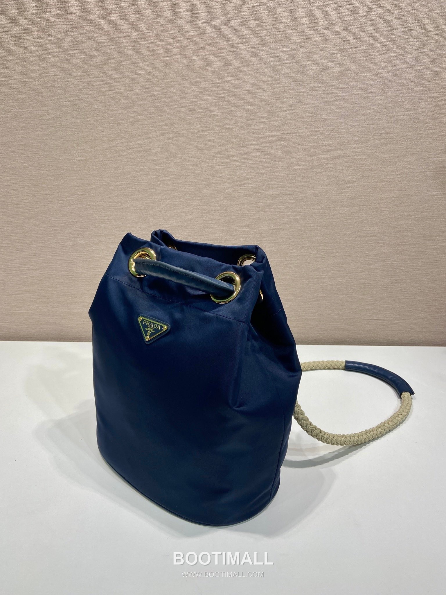 Prada Re-Nylon Bucket Bag 1BE082 프라다 리나일론 카프스킨 트리밍 버킷백 28cm 3