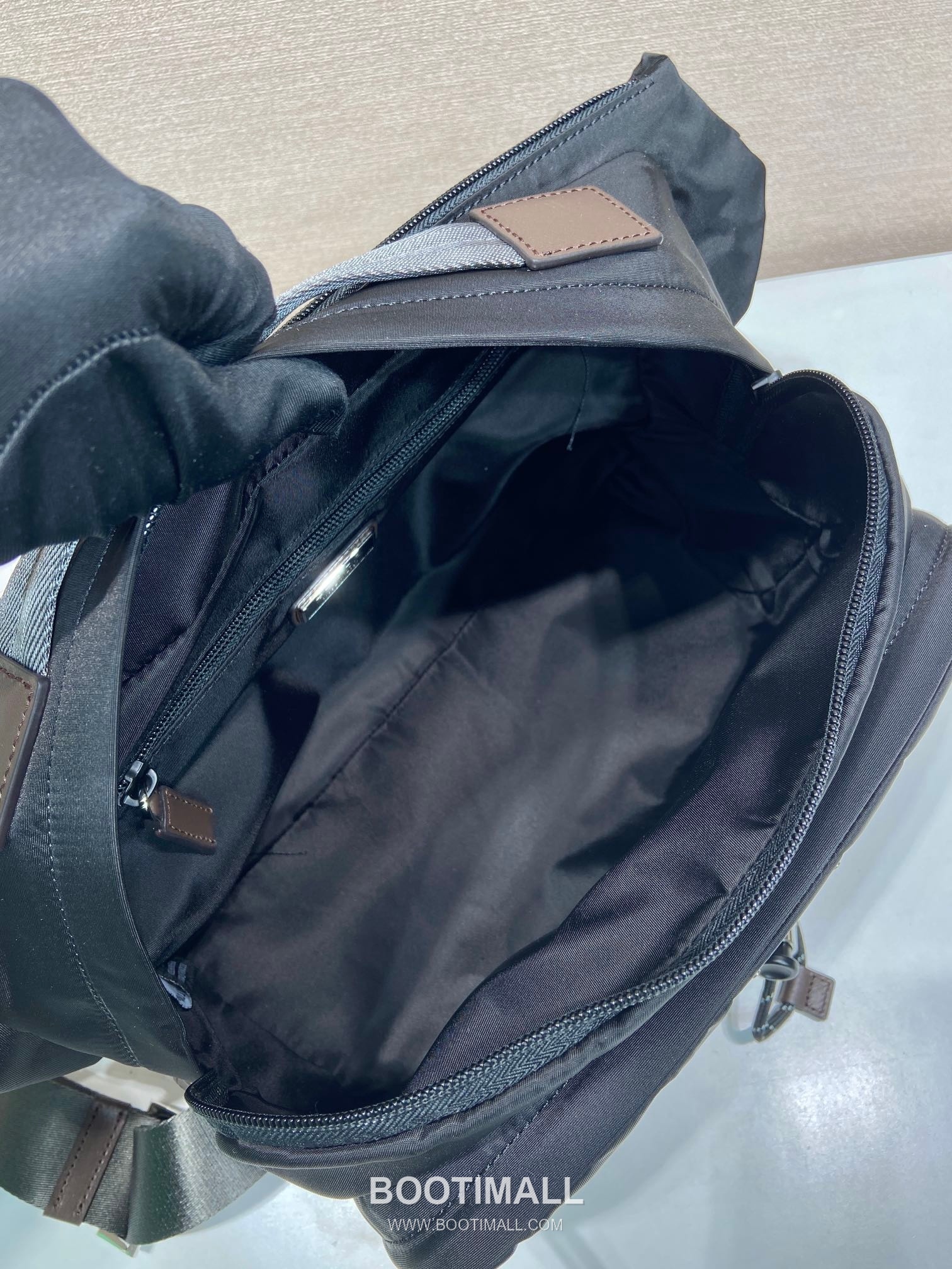 Prada Re-Nylon Messenger Bag 2VH201 프라다 리나일론 사피아노 가죽 트리밍 메신저백 30cm 8