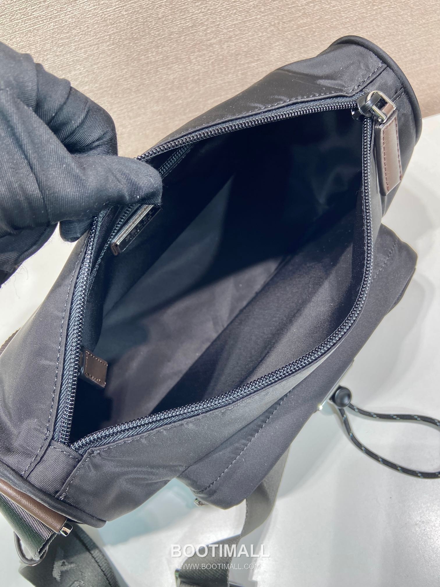 Prada Re-Nylon Messenger Bag 2VH192 프라다 리나일론 가죽 트리밍 메신저백 28cm 8