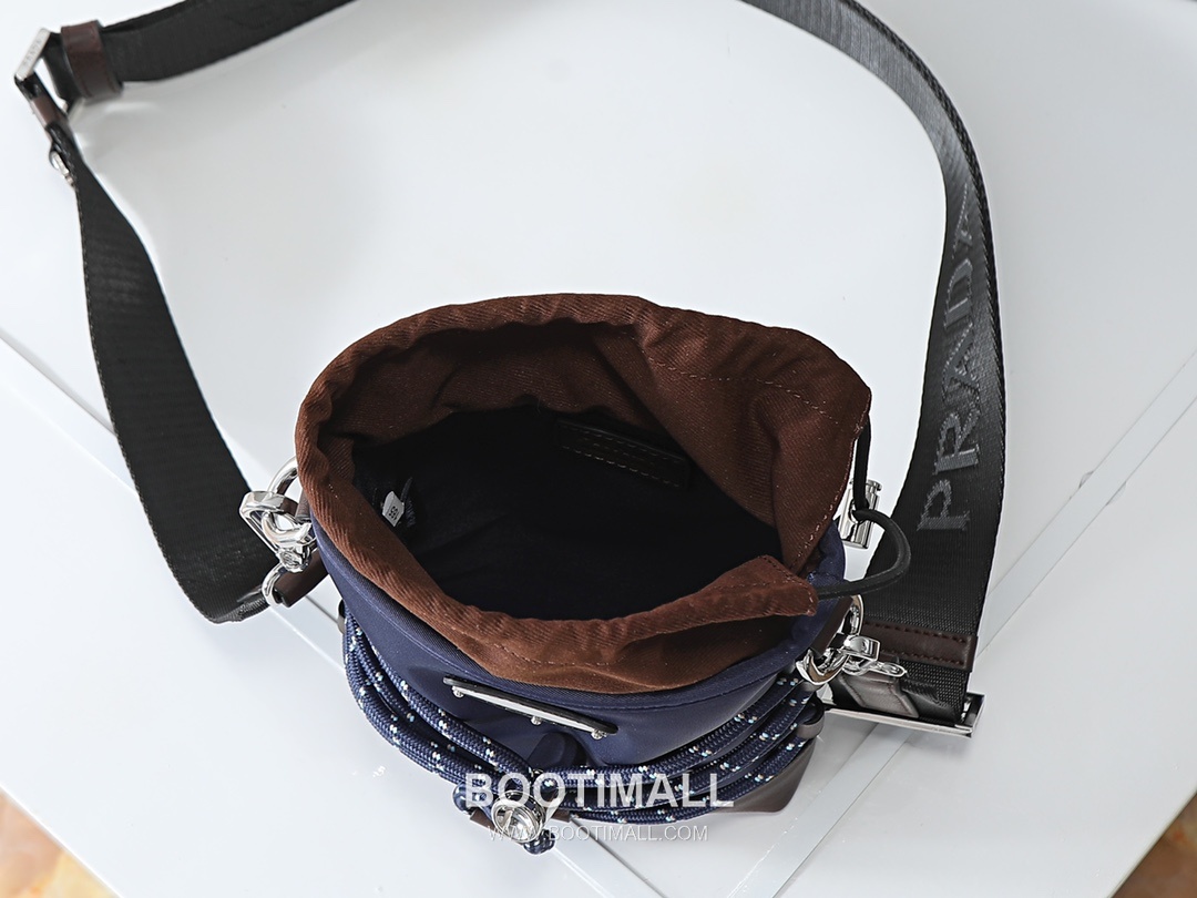 Prada Re-Nylon Smartphone Pouch 2ZT079 프라다 리나일론 가죽 트리밍 스마트폰 파우치 크로스백 18cm 7