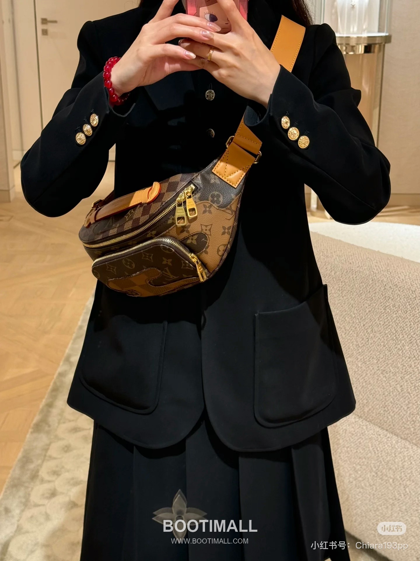 Louis Vuitton Rush Nigo Monogram Patchwork Belt Bag M15271 루이비통 러쉬 니고 모노그램 패치워크 캔버스 벨트백 30cm 2