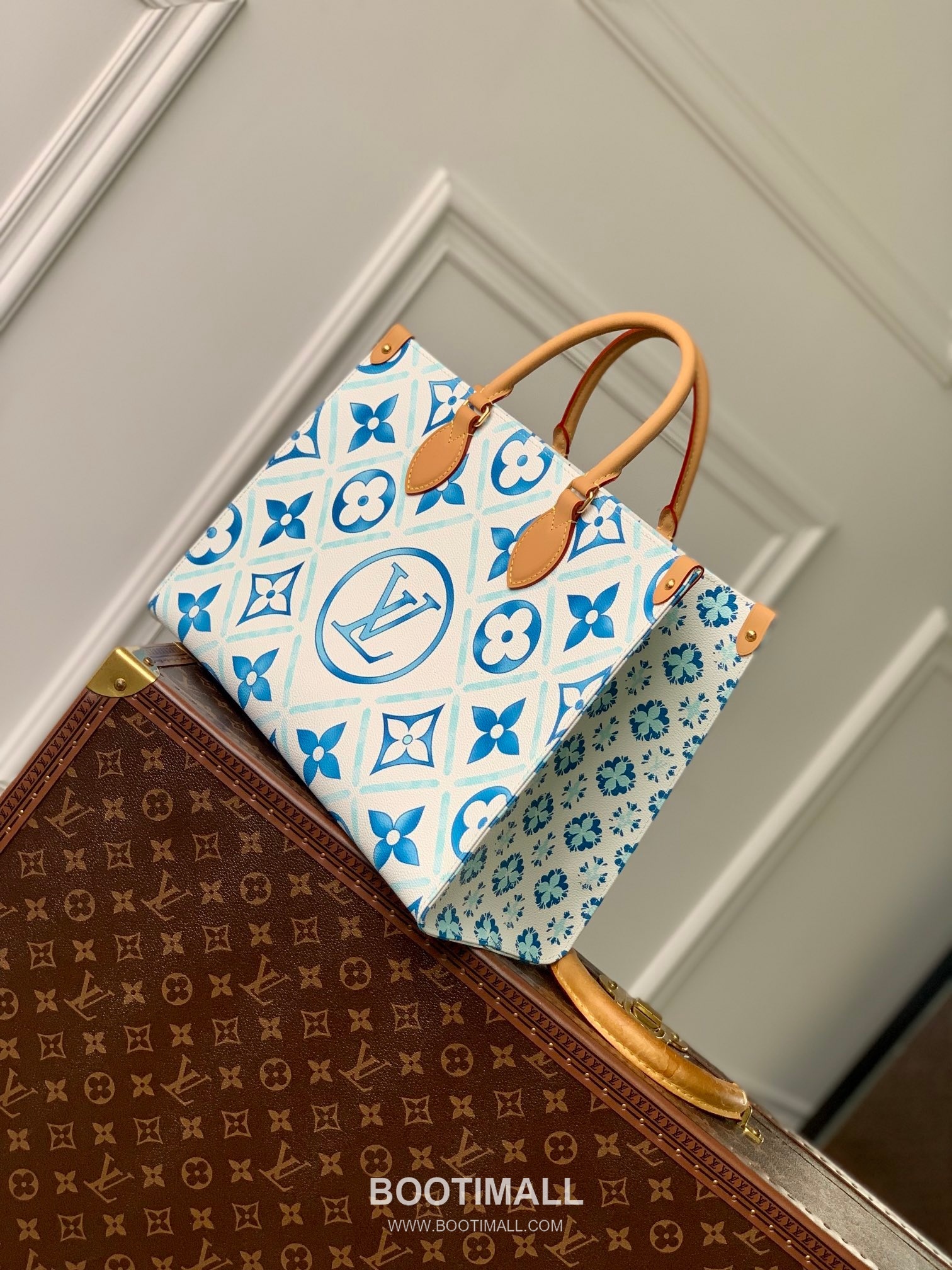 Louis Vuitton OnTheGo MM Monogram Tiles Canvas Tote Bag M11262 루이비통 온더고 MM 모노그램 타일 캔버스 토트백 35cm 2