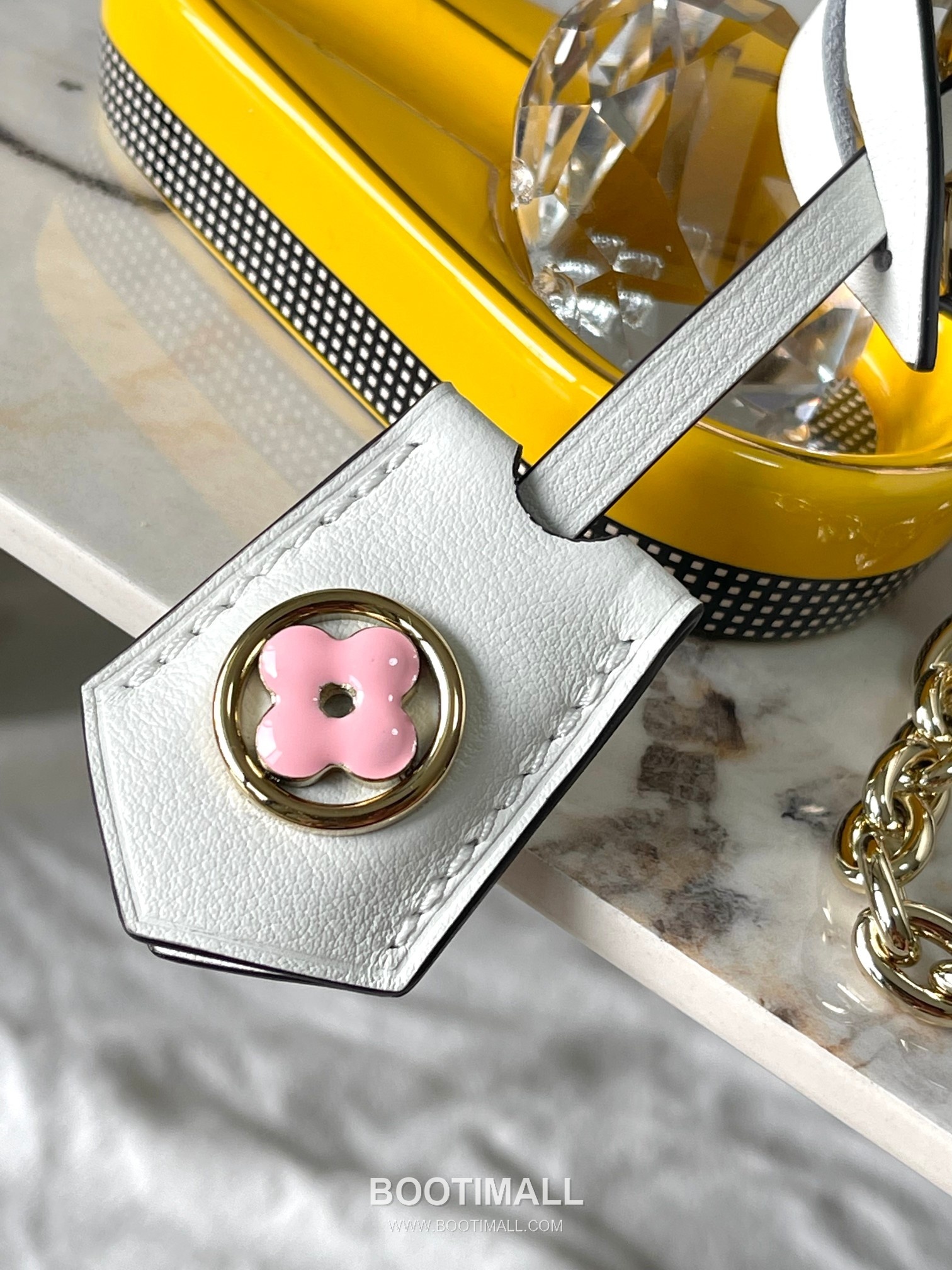 Louis Vuitton Sac Recoleta Perforated Leather WOC Crossbody Bag M11299 루이비통 삭 레콜레타 퍼포레이티드 가죽 WOC 크로스백 23.5cm 14