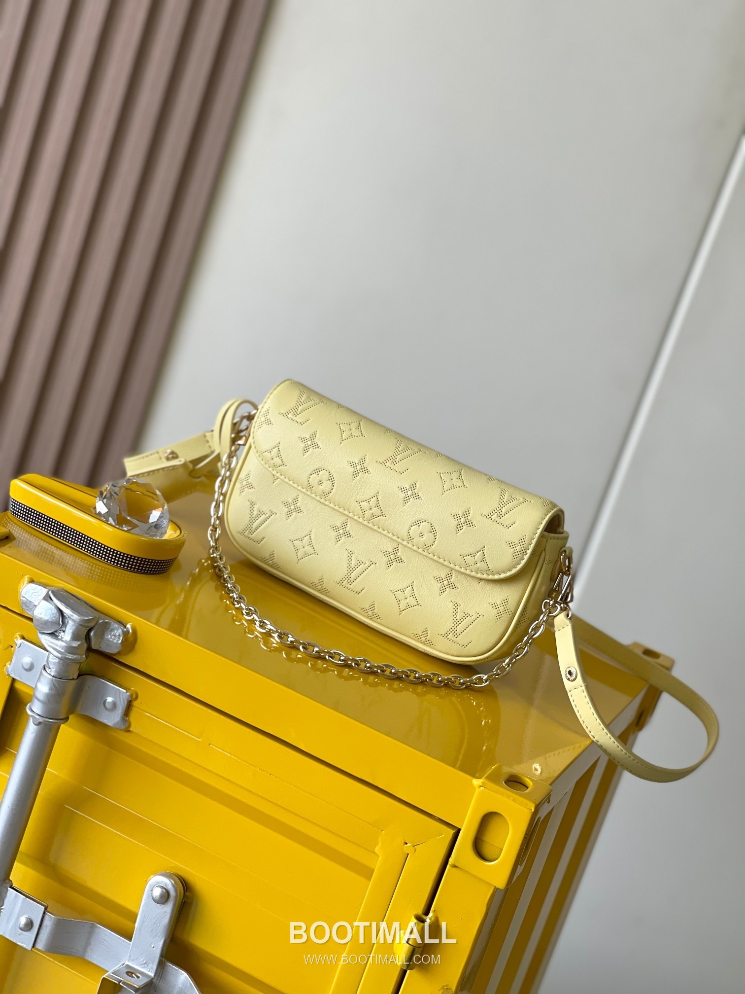Louis Vuitton Sac Recoleta Perforated Leather WOC Crossbody Bag M11299 루이비통 삭 레콜레타 퍼포레이티드 가죽 WOC 크로스백 23.5cm 1