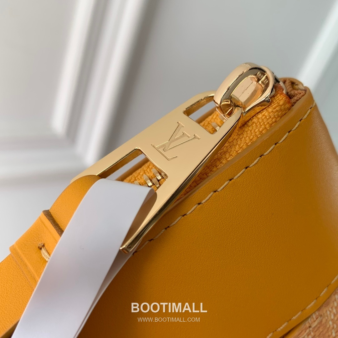 Louis Vuitton Pochette Voyage Souple Monogram Eclipse Canvas Clutch Bag M12665 루이비통 포쉐트 보야주 수플 모노그램 이클립스 캔버스 클러치백 32cm 6