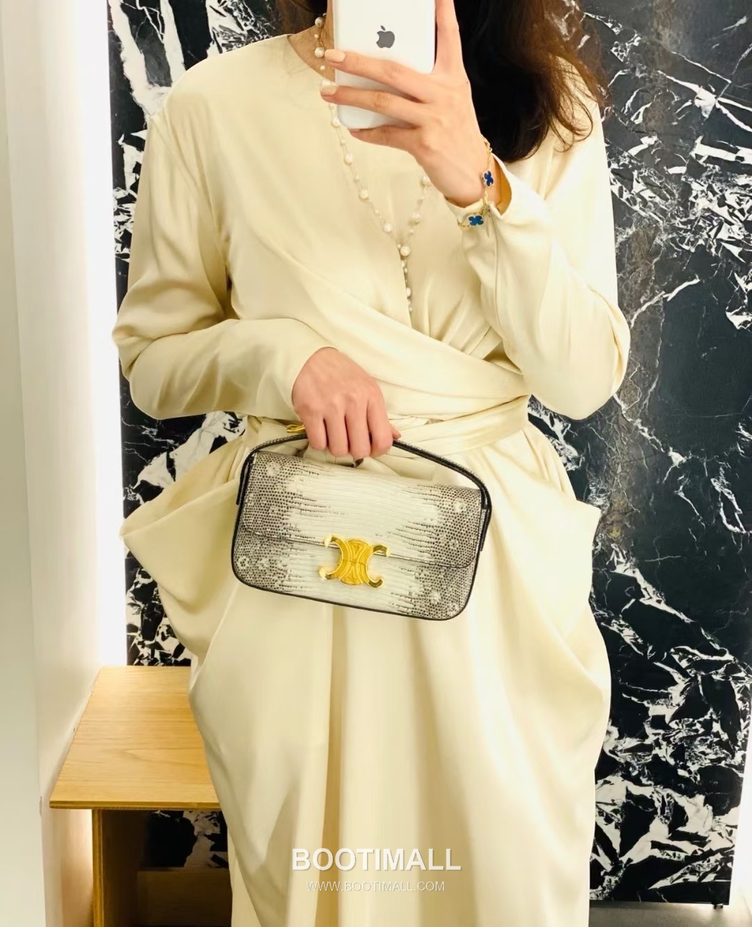 Celine Lizard-Embossed Zip Cowhide White Long Wallet 셀린느 리자드 엠보스드 집 194144 소가죽 화이트 장지갑 20.5cm 2