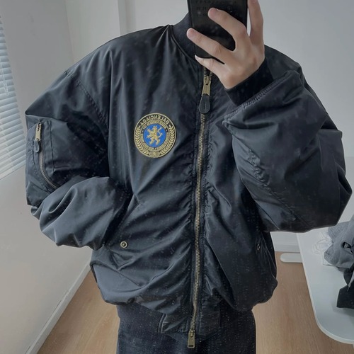 Balenciaga Embroidered Crest Patch Bomber Jacket 발렌시아가 자수 크레스트 와펜 봄버 재킷 블랙