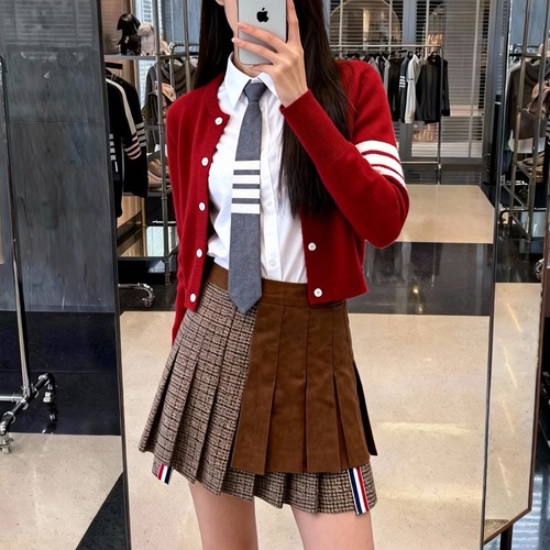 Thom Browne 2026 S/S Dog Intarsia 4-Bar Crewneck Sweater 톰브라운 2026 S/S 도그 인타르시아 4바 크루넥 니트