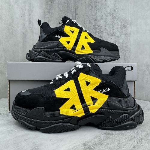Balenciaga Triple S Oversized Sneaker 발렌시아가 트리플 S 오버사이즈 스니커즈 블랙