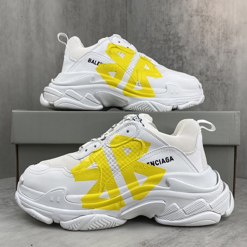 Balenciaga Triple S Oversized Sneaker 발렌시아가 트리플 S 오버사이즈 스니커즈 화이트