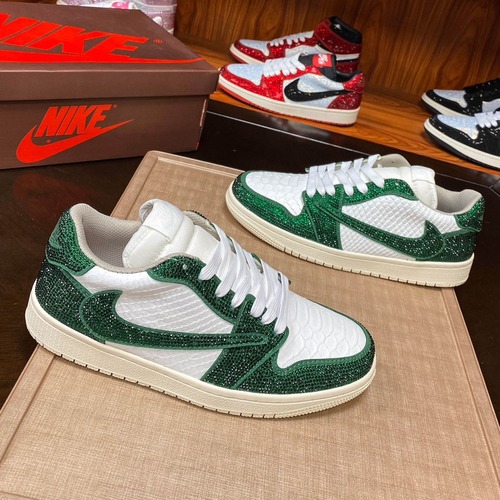 Air Jordan 1 Low SE Coconut Milk Green Snakeskin Sneaker 에어 조던 1 로우 SE 코코넛 밀크 그린 스네이크스킨 스니커즈