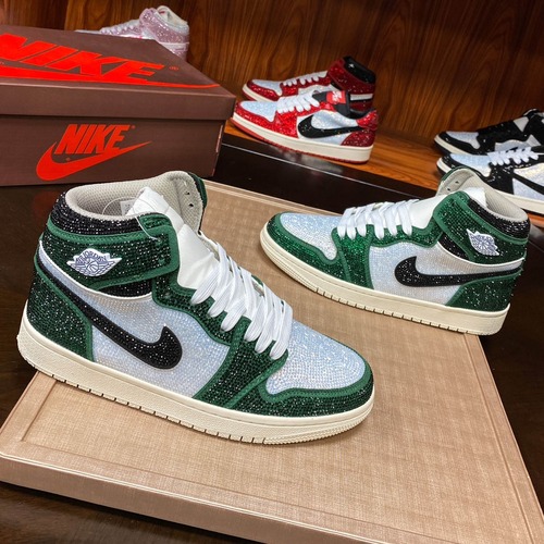 Air Jordan 1 Low SE Coconut Milk Green Snakeskin Sneaker 에어 조던 1 로우 SE 코코넛 밀크 그린 스네이크스킨 하이탑 스니커즈
