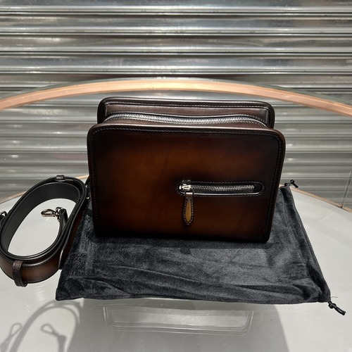 Berluti Patina Leather Messenger Bag 벨루티 파티나 가죽 메신저 크로스백 프랑스 송아지 가죽 25cm