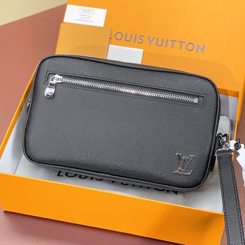 Louis Vuitton Pochette Kasai Taiga Leather Black Clutch Bag 루이비통 포쉐트 카사이 M30441 타이가 레더 블랙 클러치백 25cm