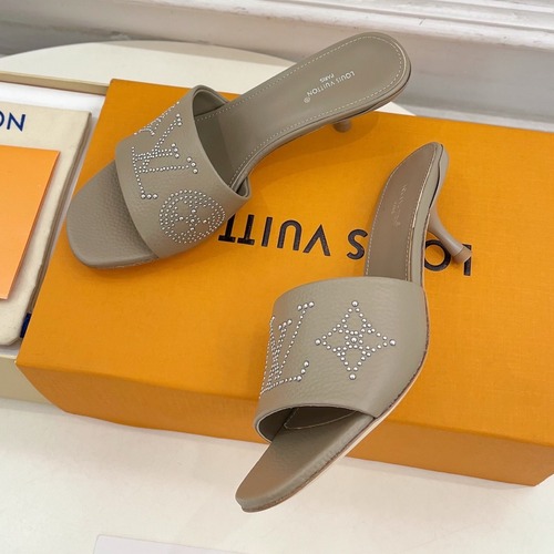 Louis Vuitton 6AM Studded Kitten Heel Mule Calfskin Leather Slides 루이비통 6AM 스터드 키튼힐 뮬 송아지 가죽 슬라이드 굽높 베이지 5.5cm