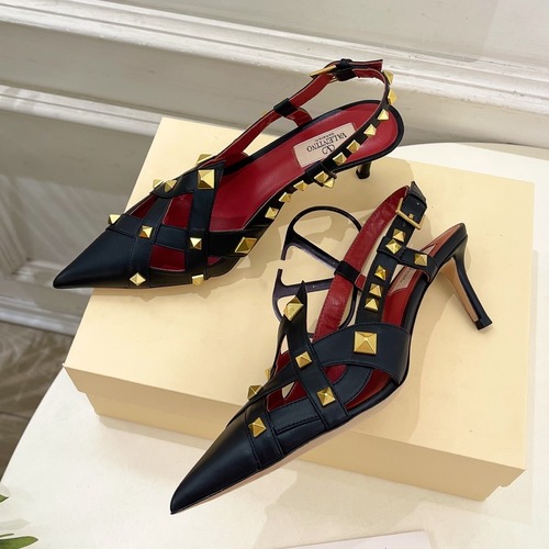 Valentino Garavani Studdy Roman Stud V Logo Buckle Ankle Strap Pointed Toe High Heel Sandals 발렌티노 가라바니 스터디 로만 스터드 V 로고 버클 앵클 스트랩 포인티드 토 하이힐 샌들 굽높이약 6cm