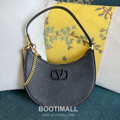 Valentino VLOGO Signature Mini Patent Calfskin Hobo Bag 발렌티노 브이로고 시그니처 미니 페이턴트 카프스킨 호보백 0069 20cm