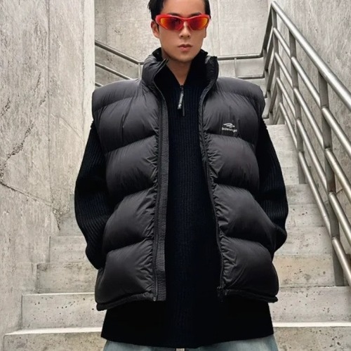 Balenciaga 3B Reflective Logo Padded Vest Black 발렌시아가 3B 리플렉티브 로고 패딩 베스트 블랙 60126